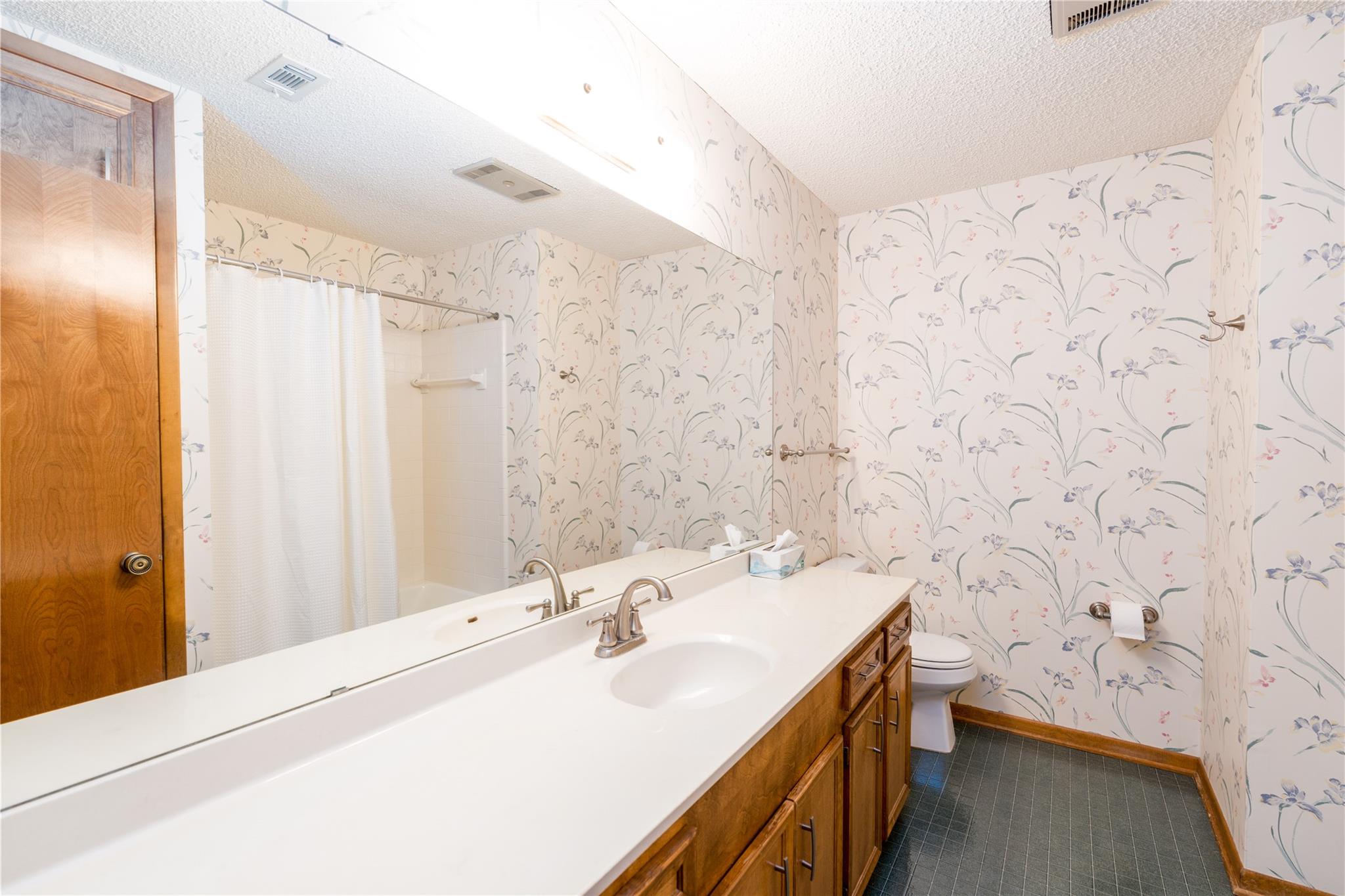 300 Innwood Dr, Georgetown, TX 78628