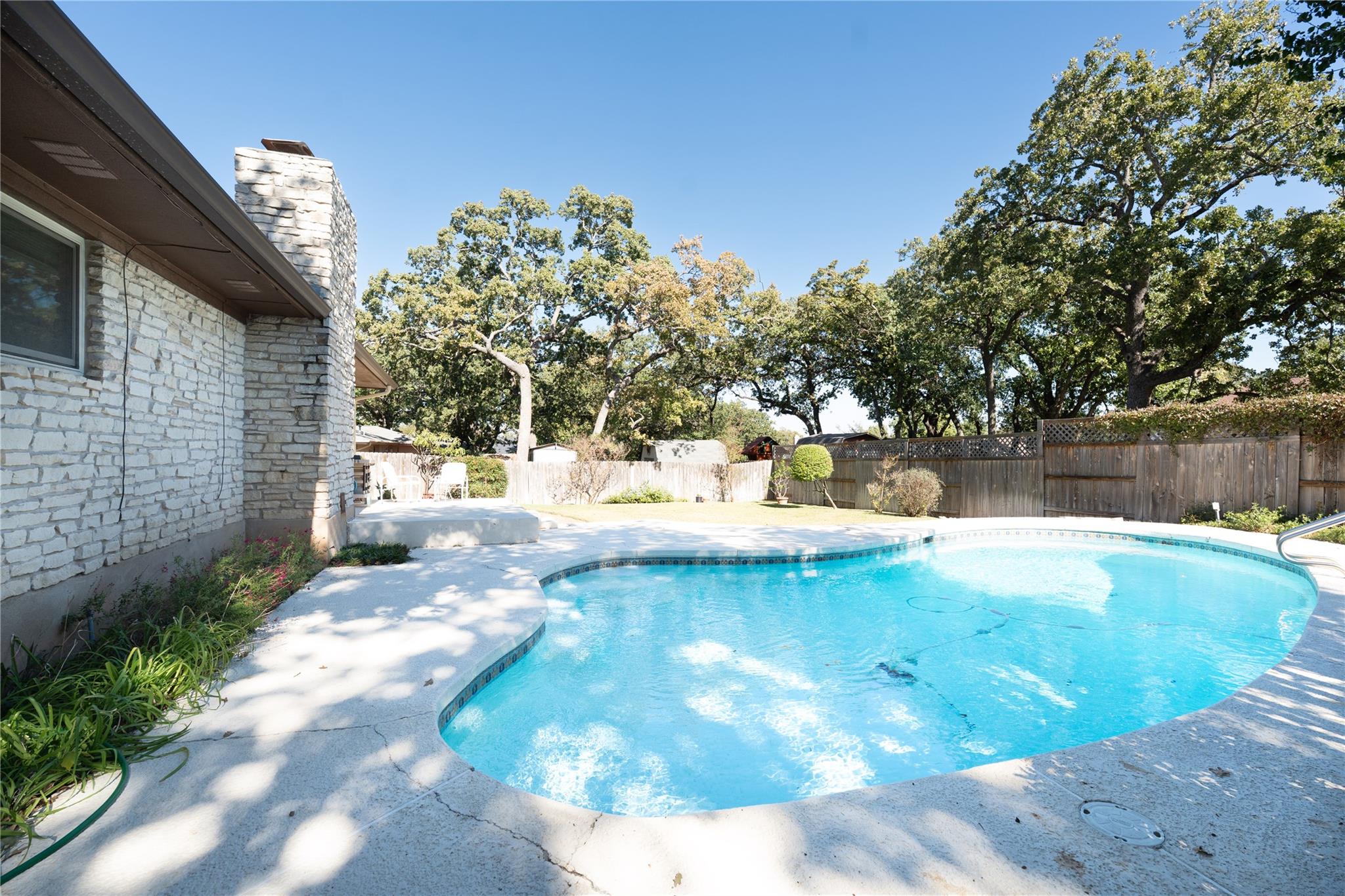 300 Innwood Dr, Georgetown, TX 78628