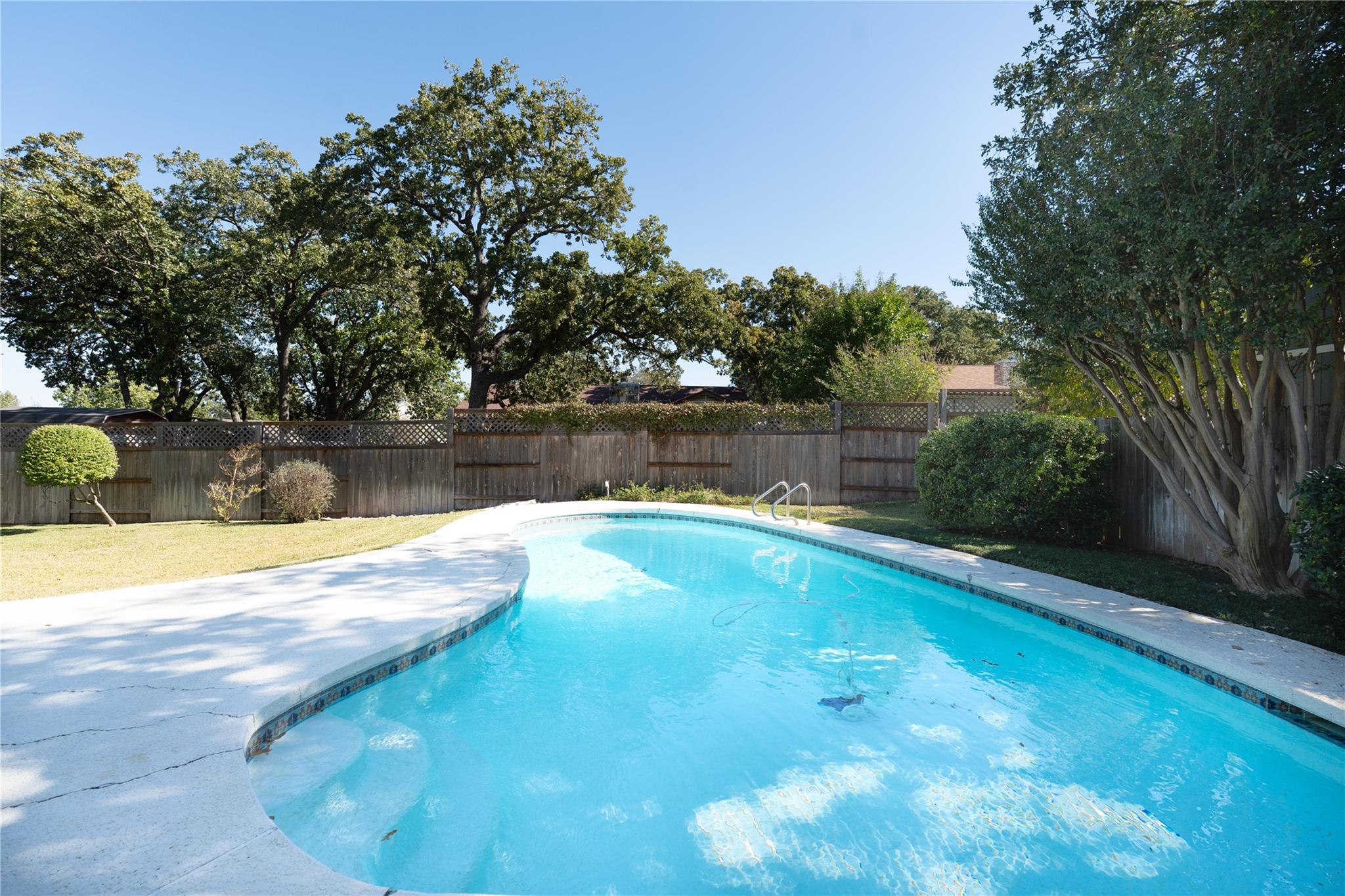 300 Innwood Dr, Georgetown, TX 78628