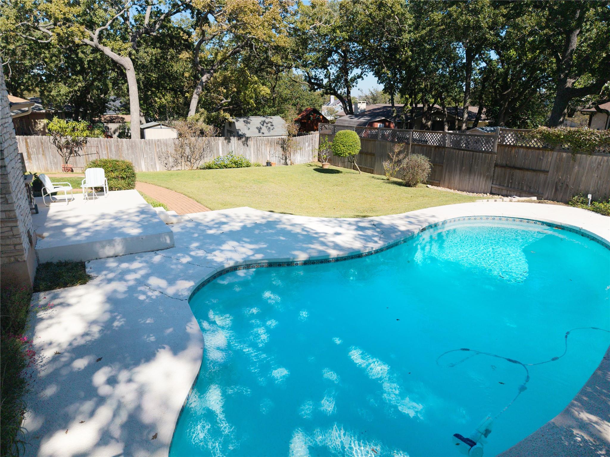 300 Innwood Dr, Georgetown, TX 78628