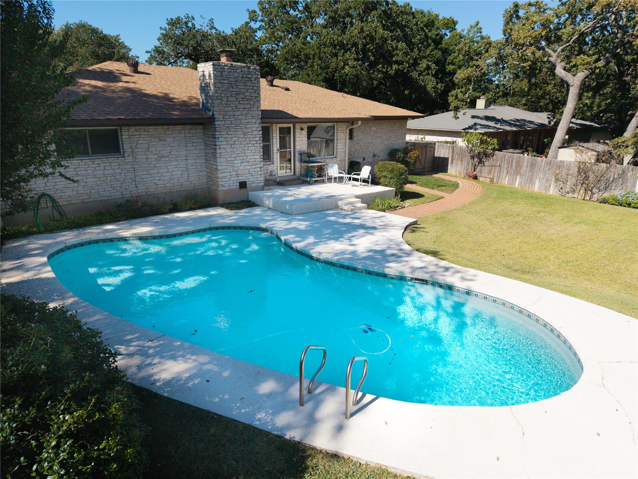 300 Innwood Dr, Georgetown, TX 78628