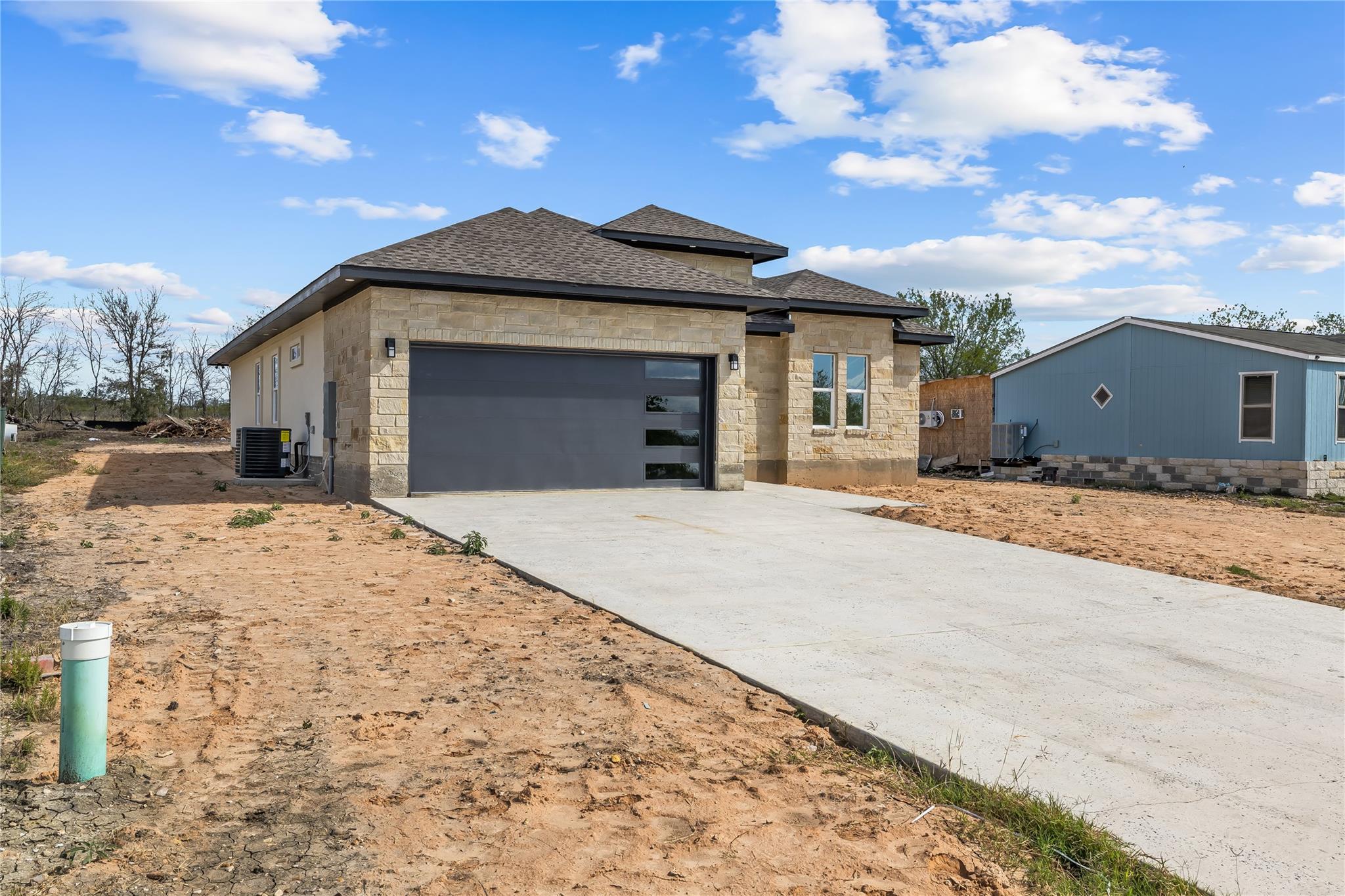 232 Amaranta Ln, Dale, TX 78616