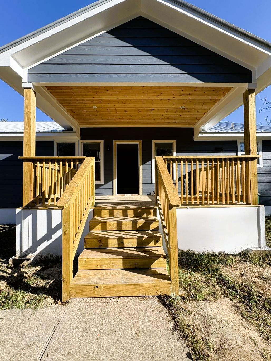 1902 N Fannin Ave, Cameron, TX 76520