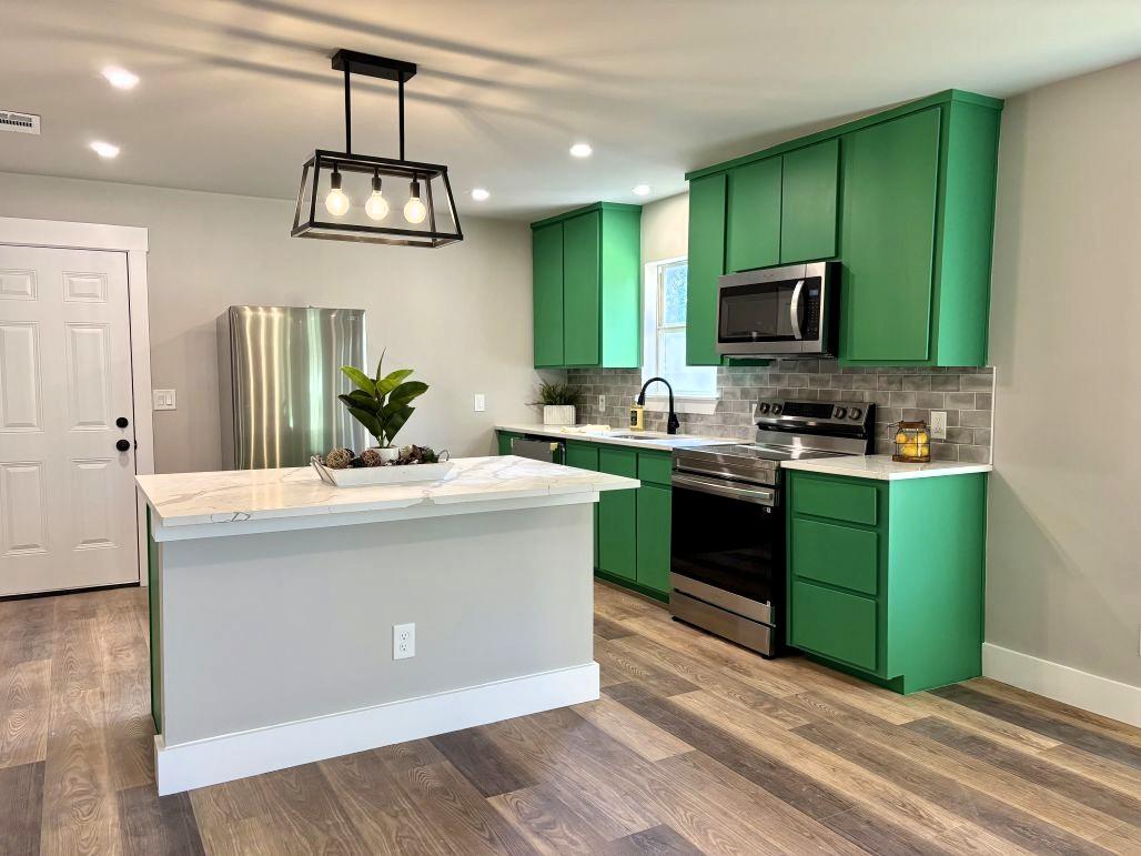 1902 N Fannin Ave, Cameron, TX 76520