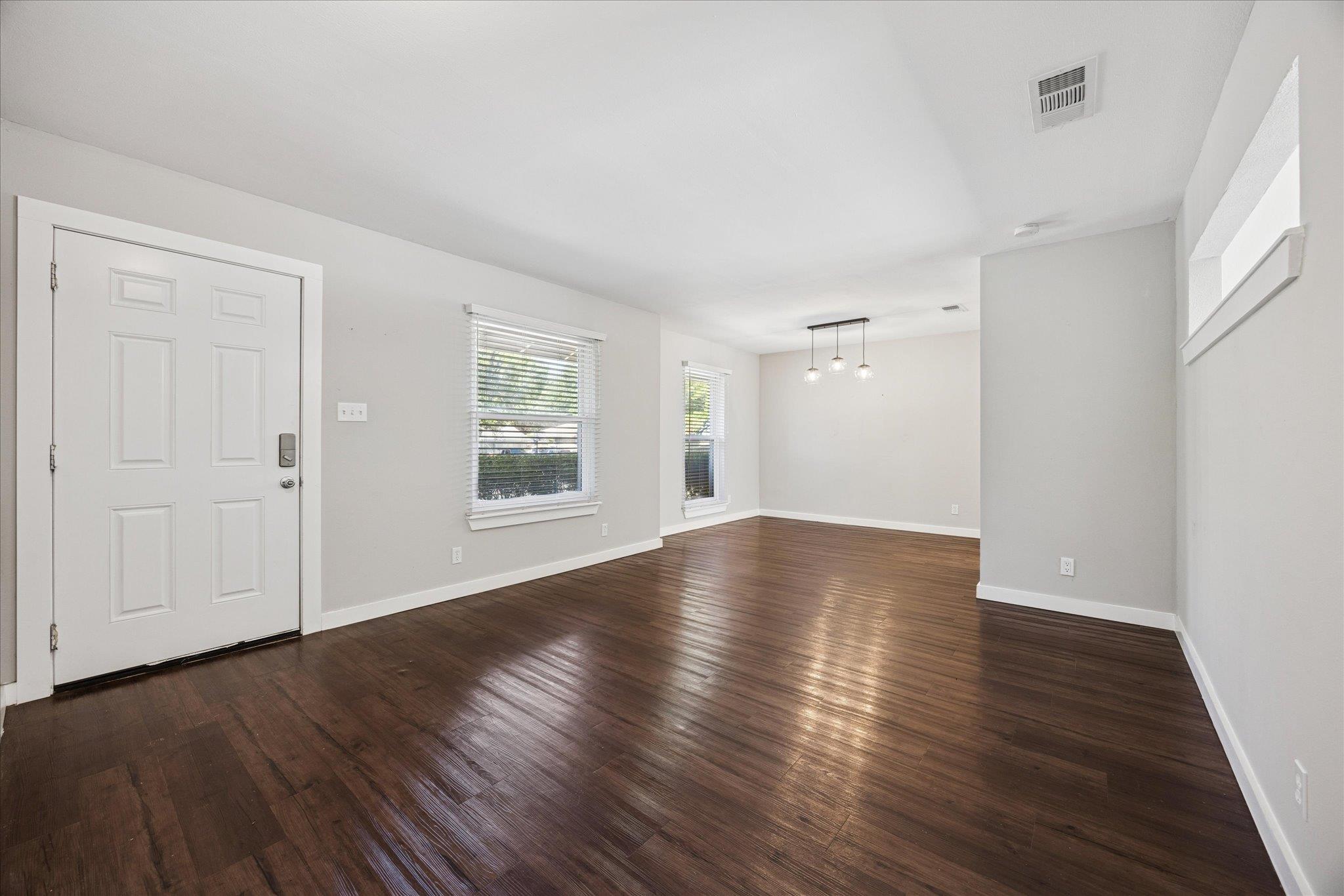 9711 Marlborough Dr, Austin, TX 78753