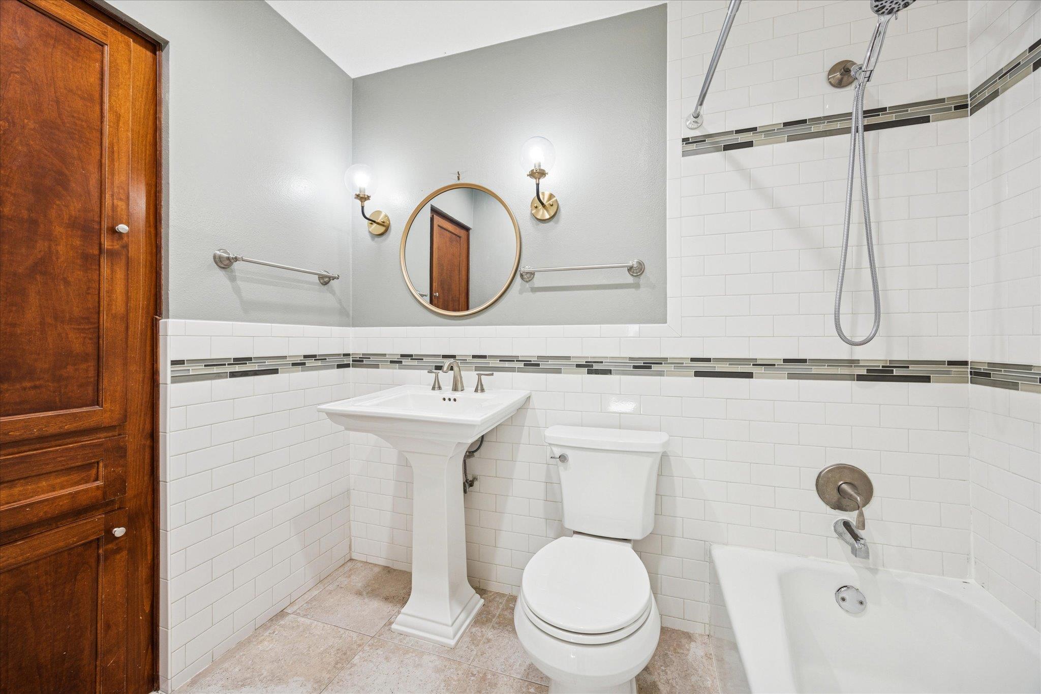 9711 Marlborough Dr, Austin, TX 78753