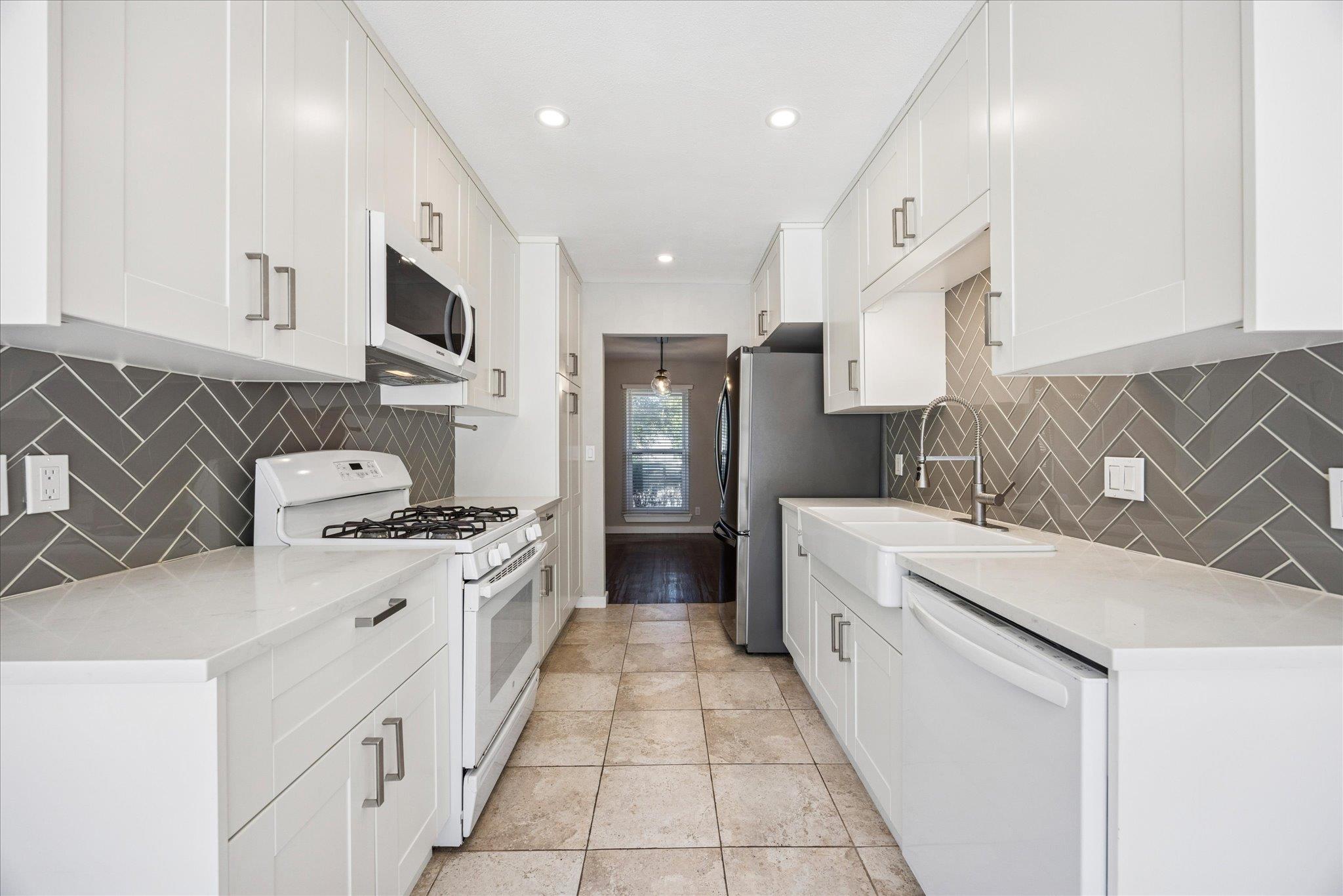 9711 Marlborough Dr, Austin, TX 78753