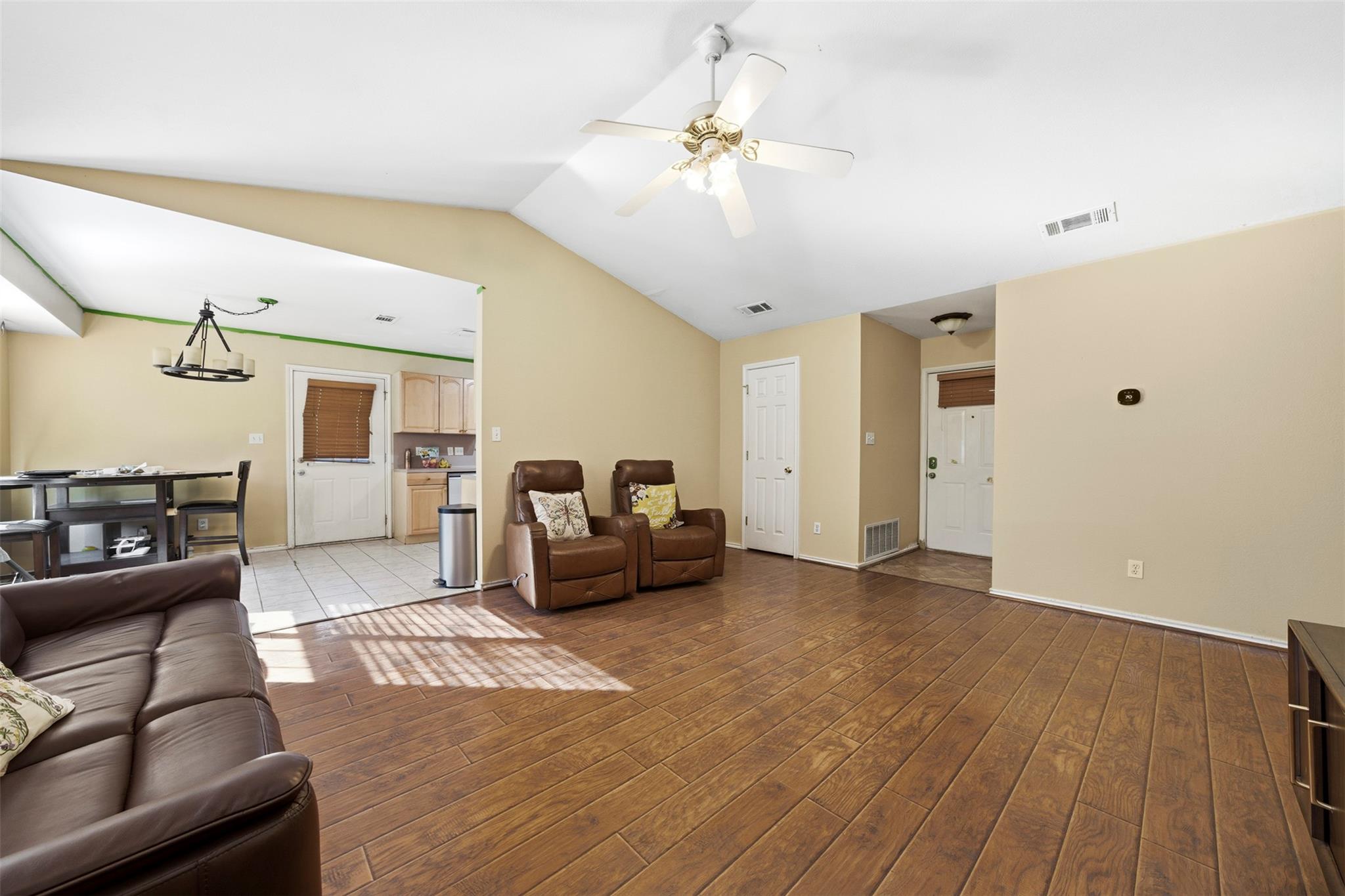 105 Snyders Trl, Liberty Hill, TX 78642