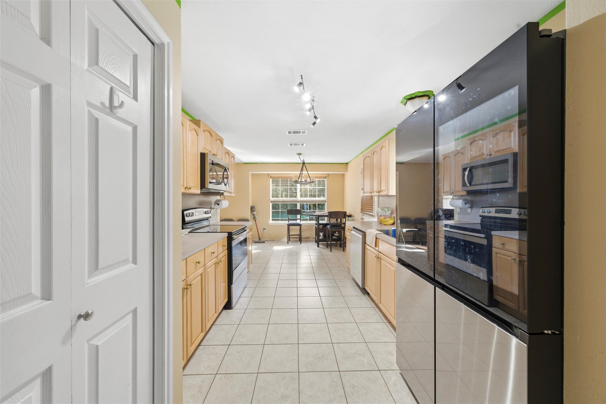 105 Snyders Trl, Liberty Hill, TX 78642