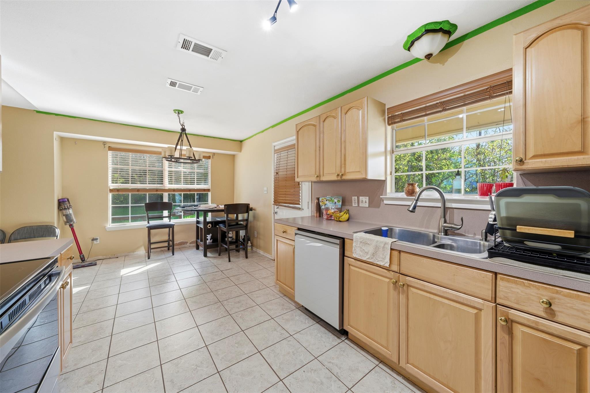 105 Snyders Trl, Liberty Hill, TX 78642