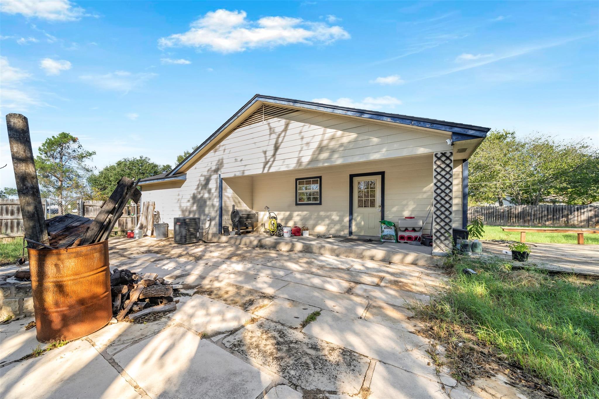 105 Snyders Trl, Liberty Hill, TX 78642