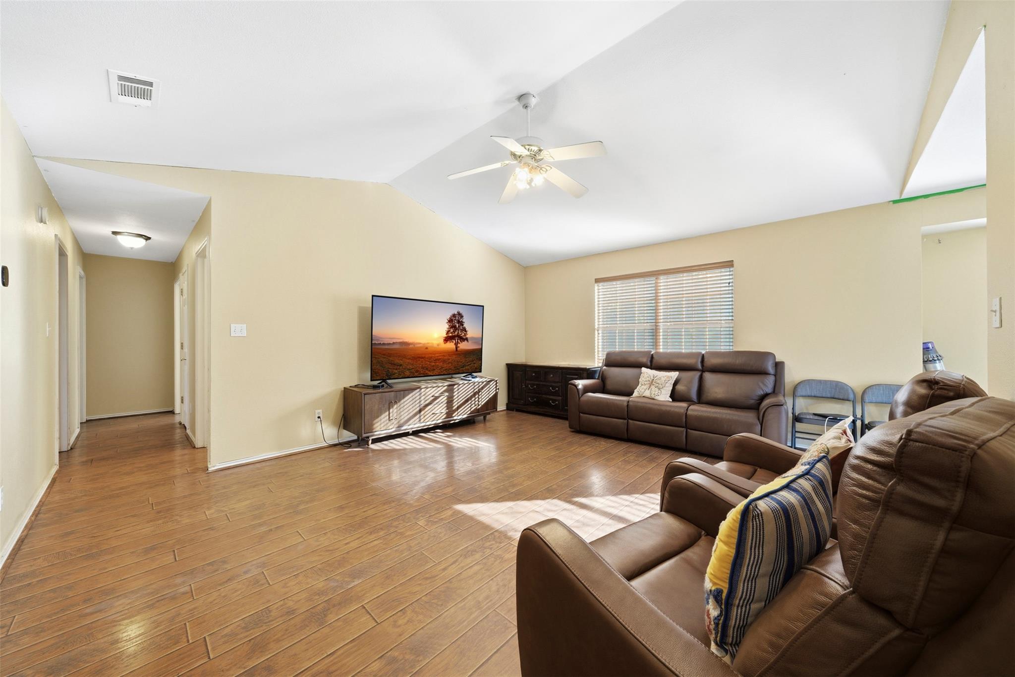 105 Snyders Trl, Liberty Hill, TX 78642