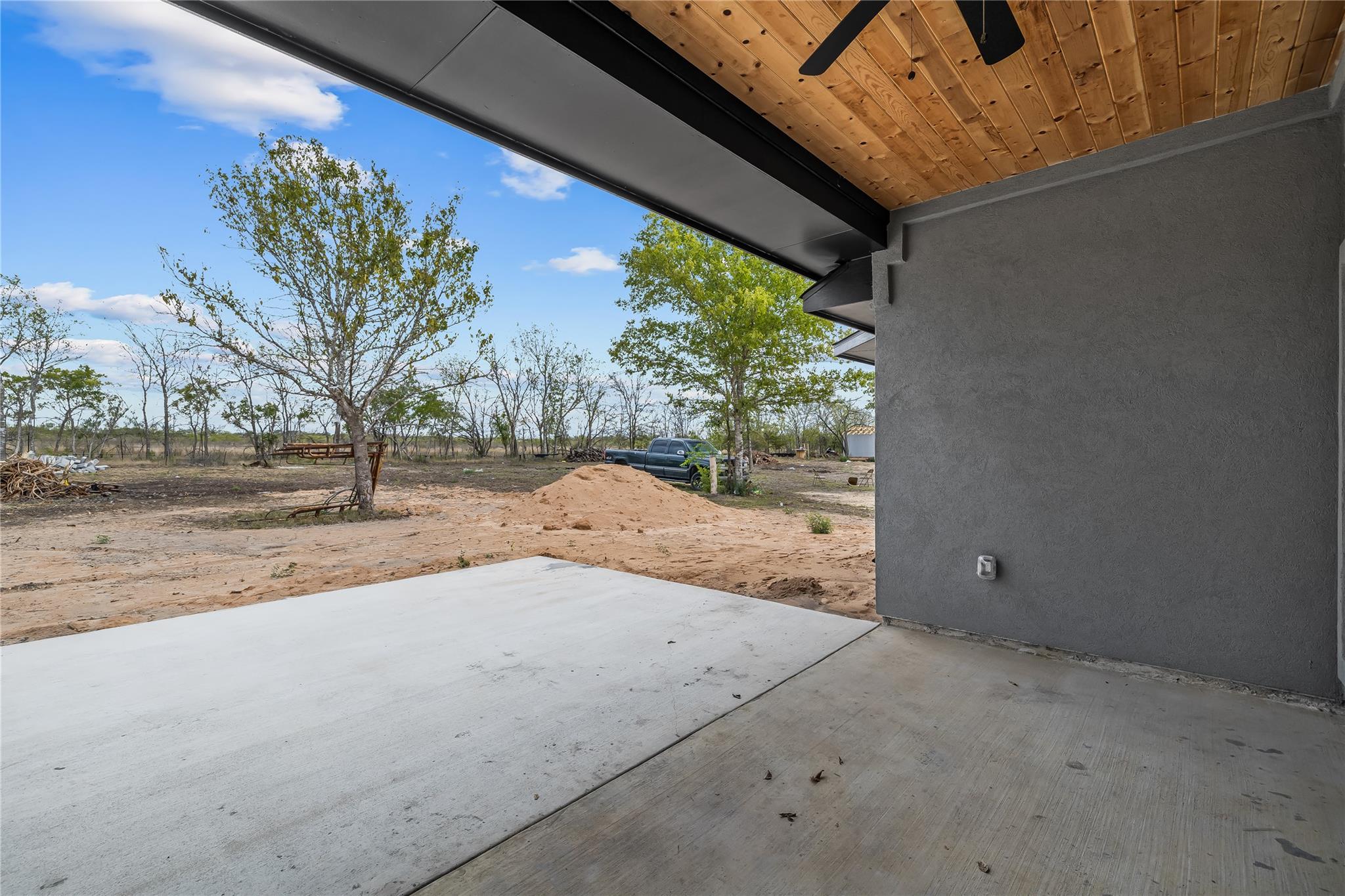 242 Amaranta Ln, Dale, TX 78616