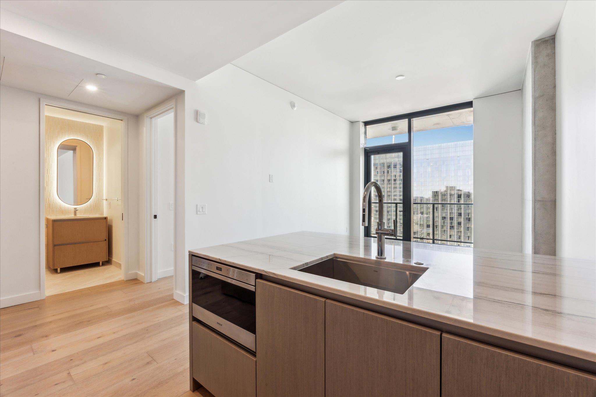 610 Davis St # 3010, Austin, TX 78701