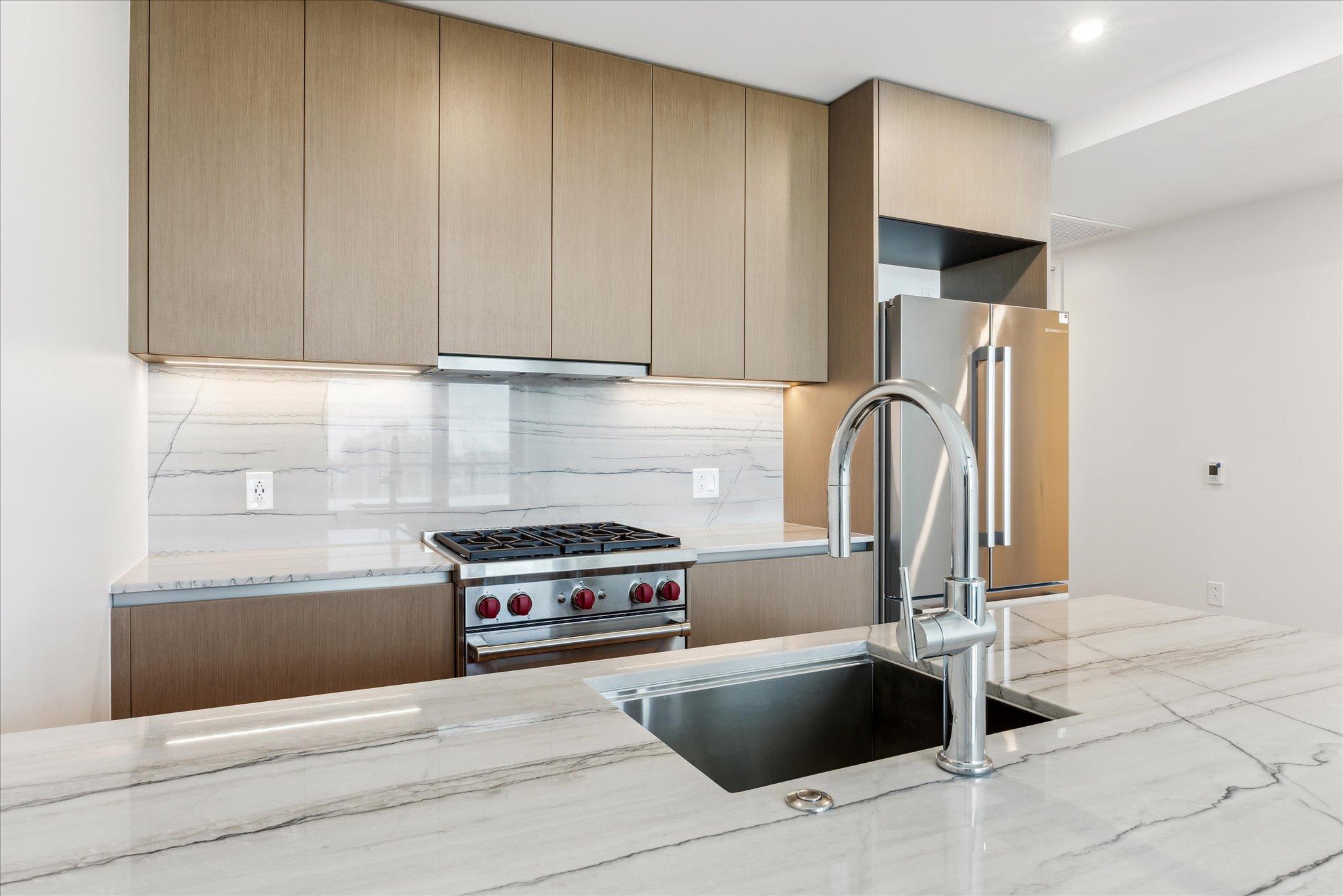 610 Davis St # 3010, Austin, TX 78701