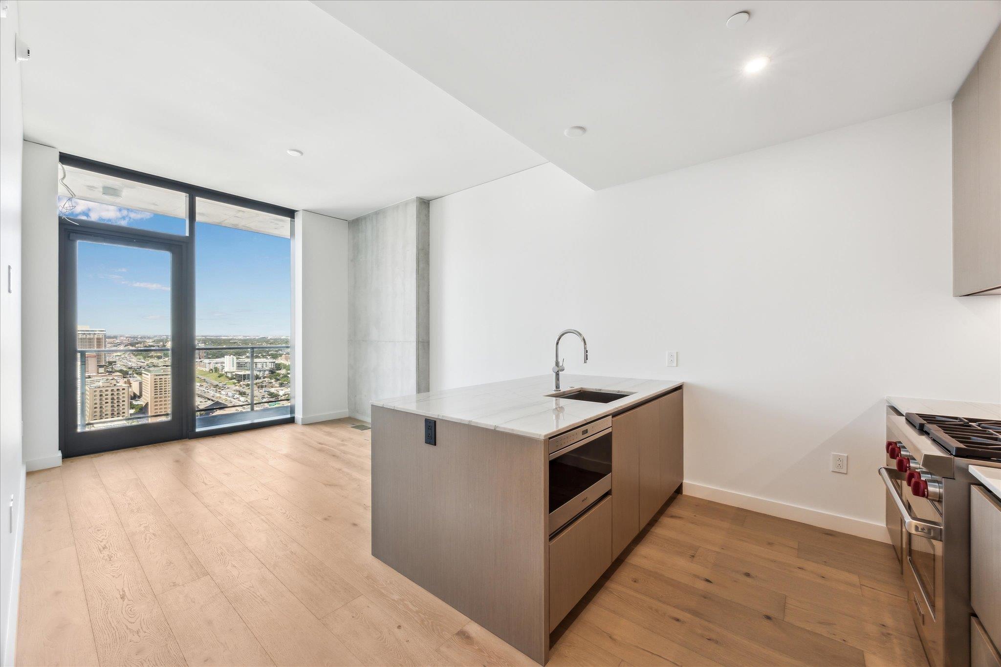 610 Davis St # 3010, Austin, TX 78701