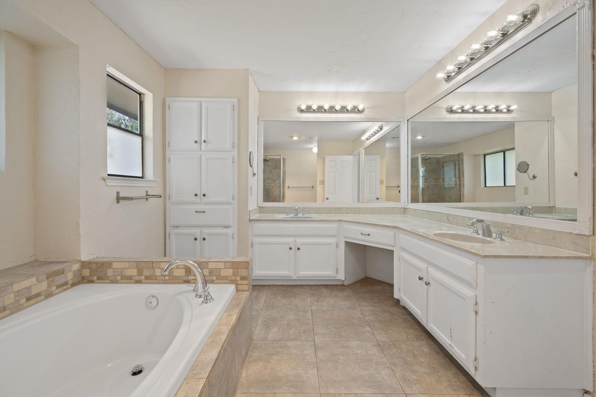 12703 Oro Valley Trl, Austin, TX 78729