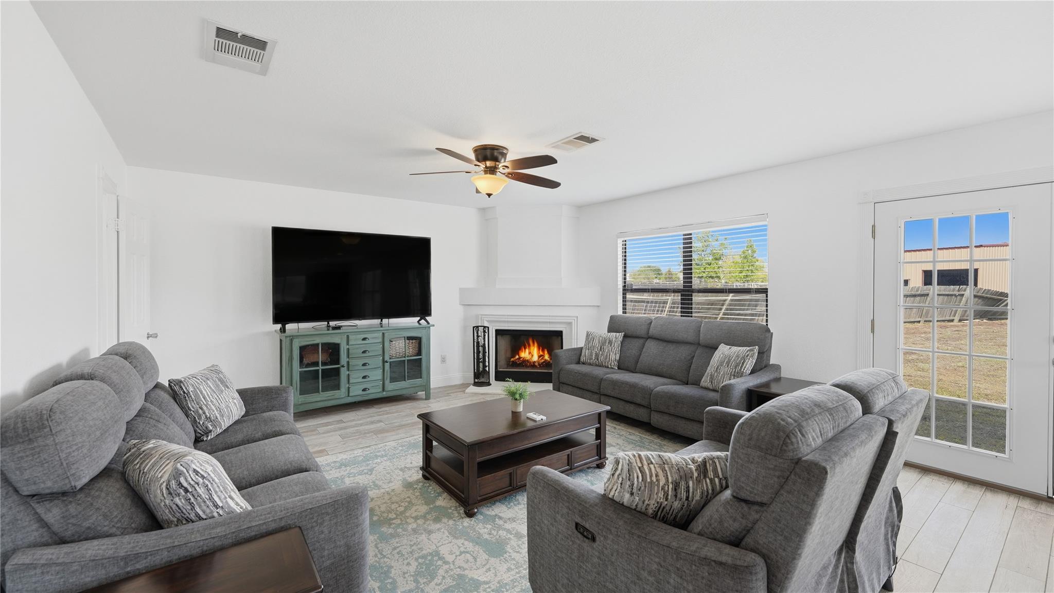 585 Siebert Dr, Kyle, TX 78640