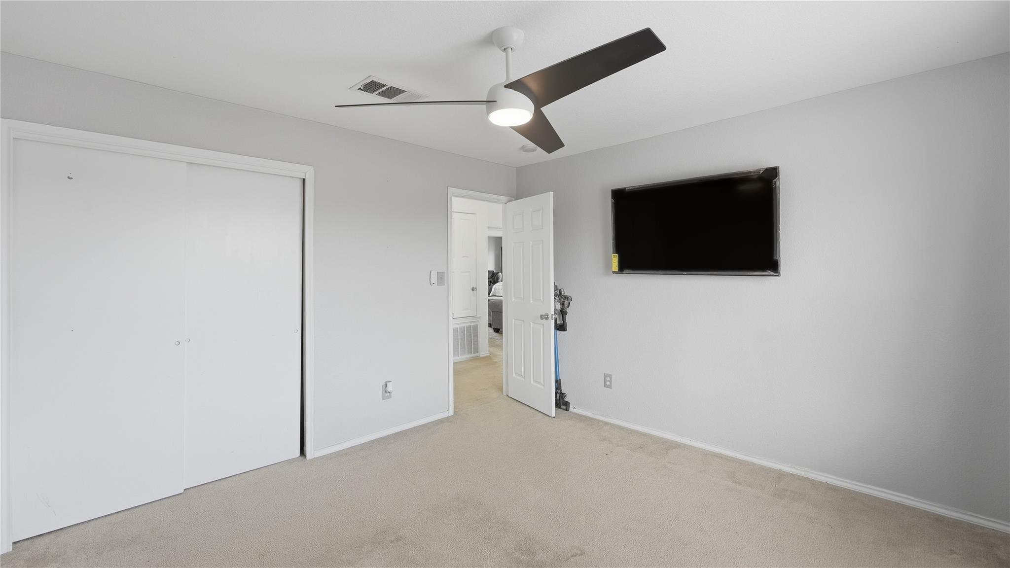 585 Siebert Dr, Kyle, TX 78640