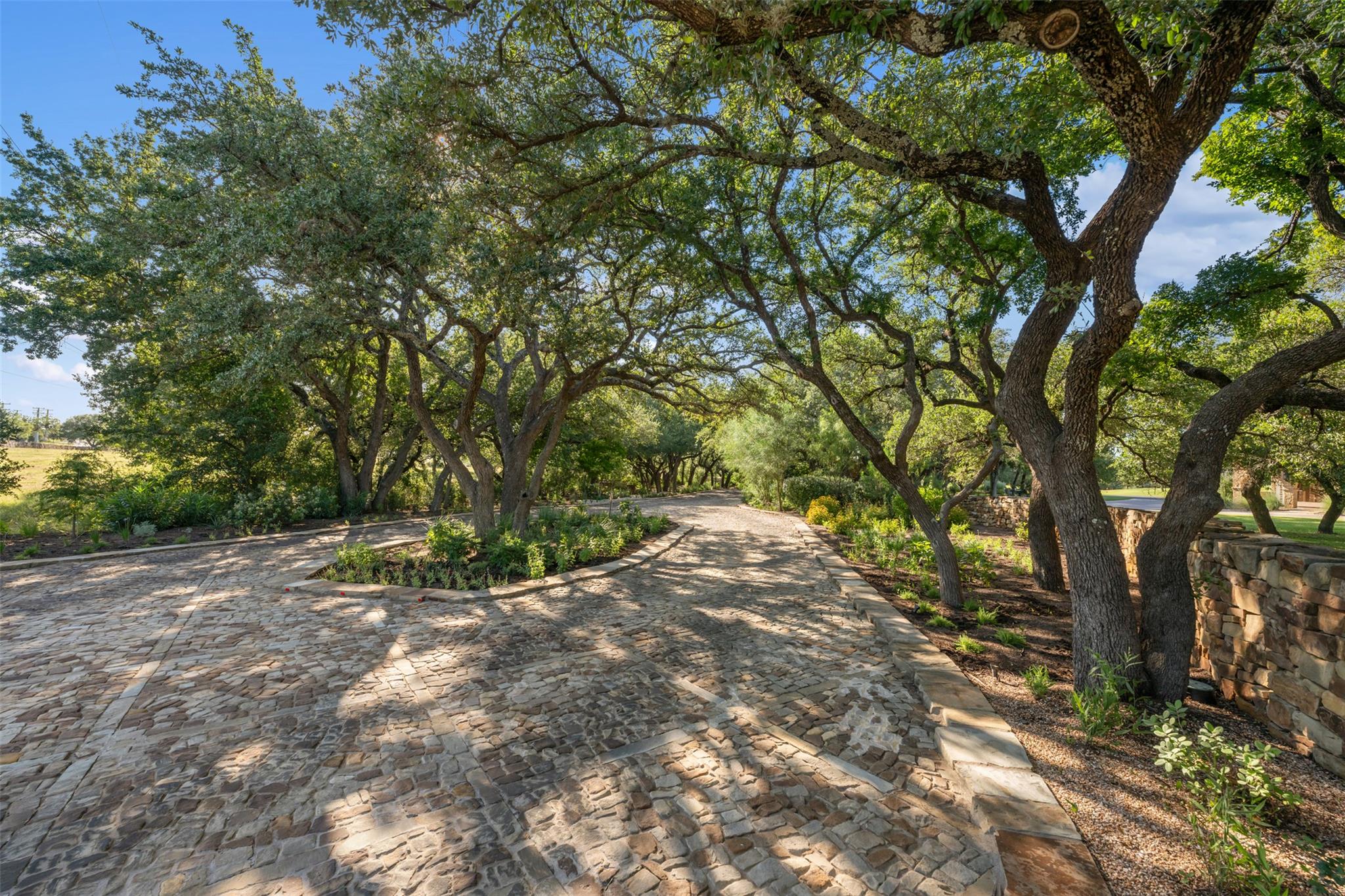 203 La Serena Loop, Horseshoe Bay, TX 78657