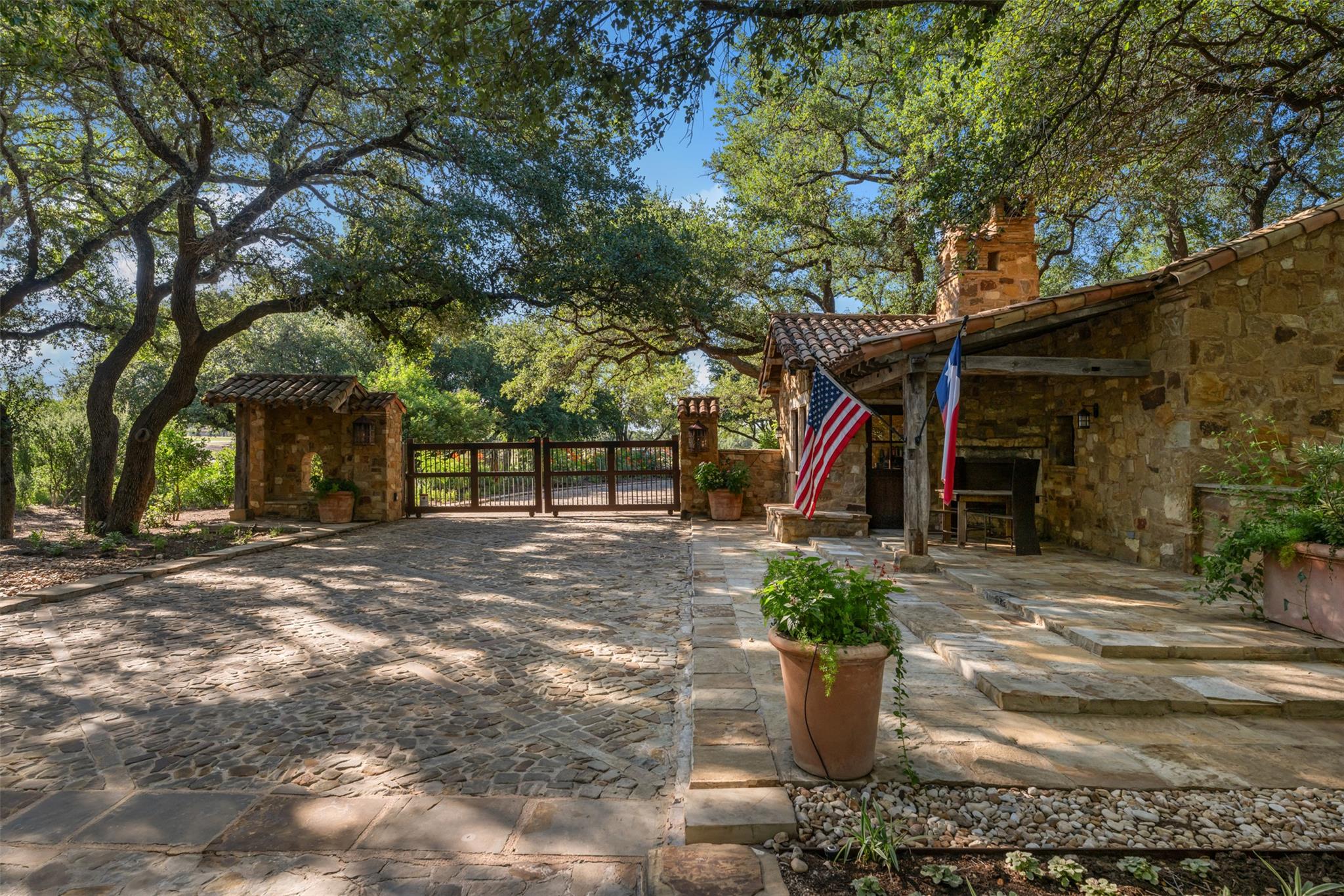 203 La Serena Loop, Horseshoe Bay, TX 78657