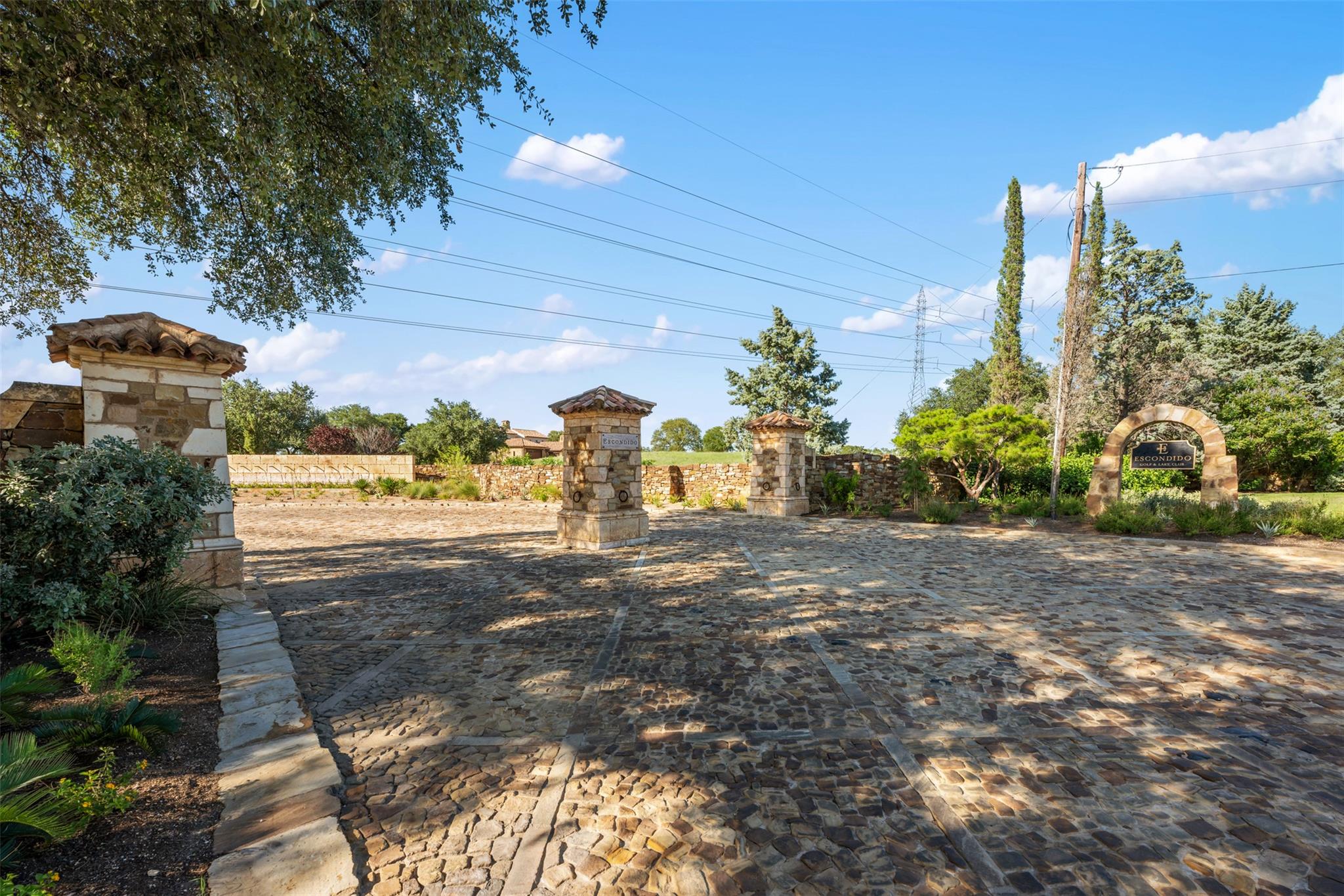 203 La Serena Loop, Horseshoe Bay, TX 78657