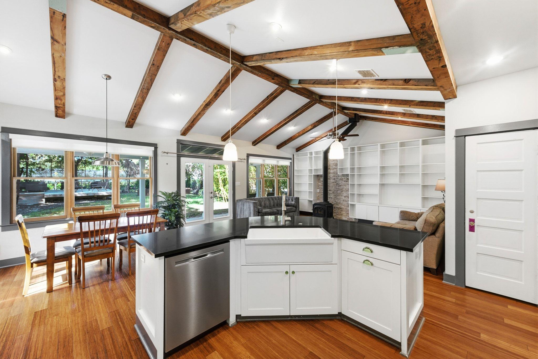 1122 Tillery St, Austin, TX 78702