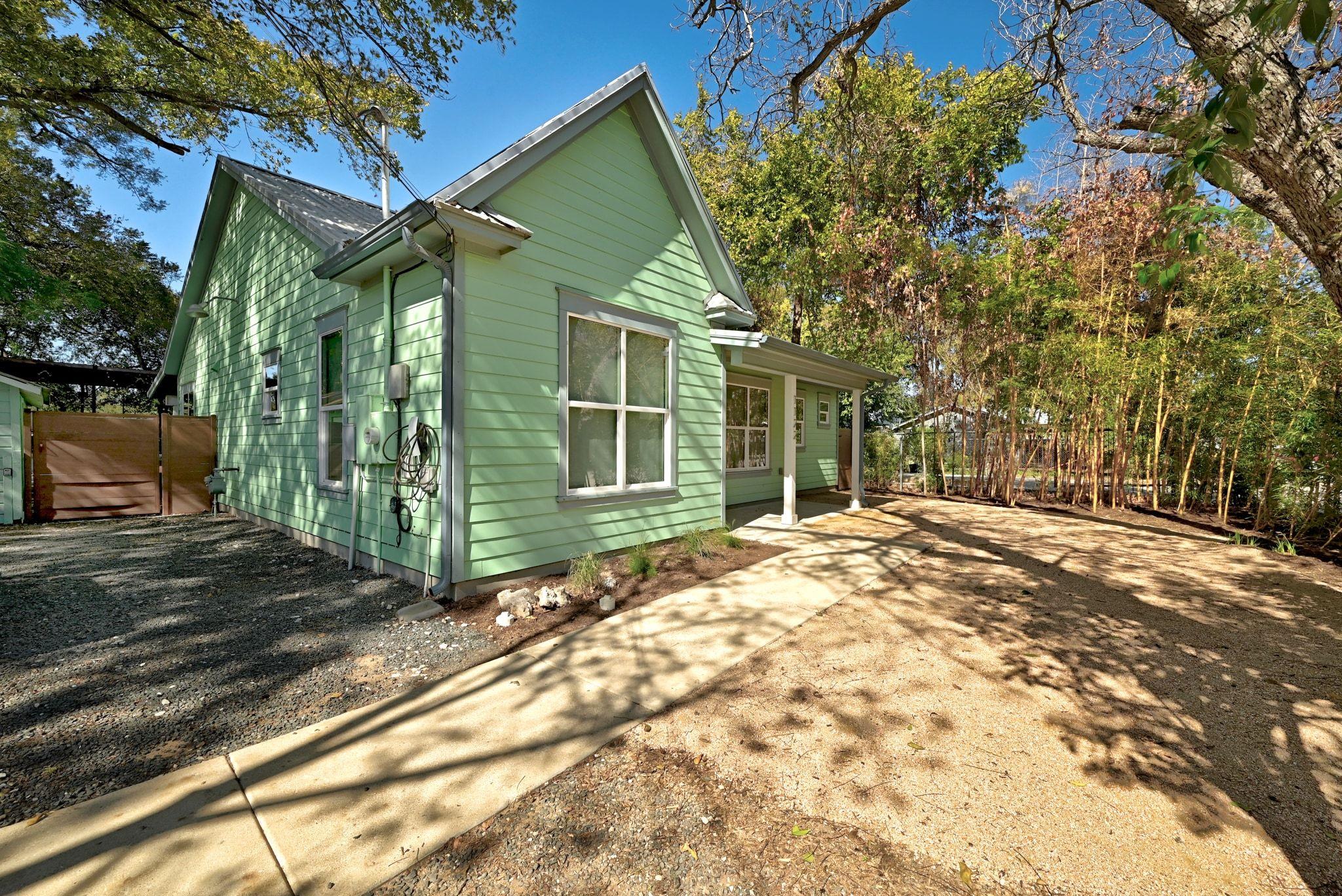 1122 Tillery St, Austin, TX 78702