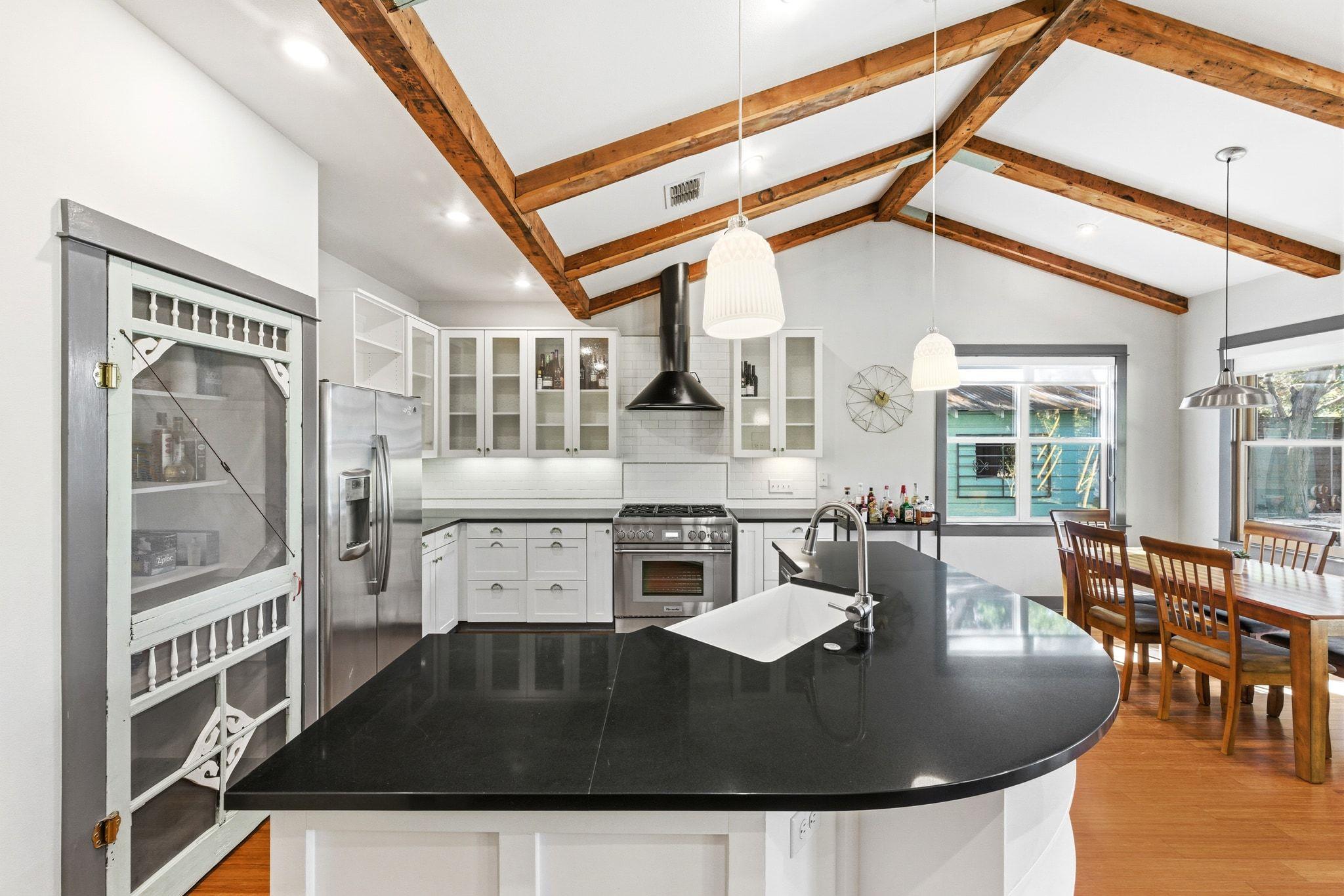 1122 Tillery St, Austin, TX 78702