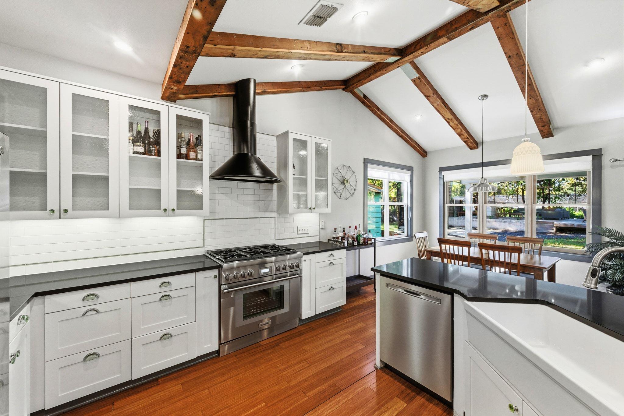 1122 Tillery St, Austin, TX 78702