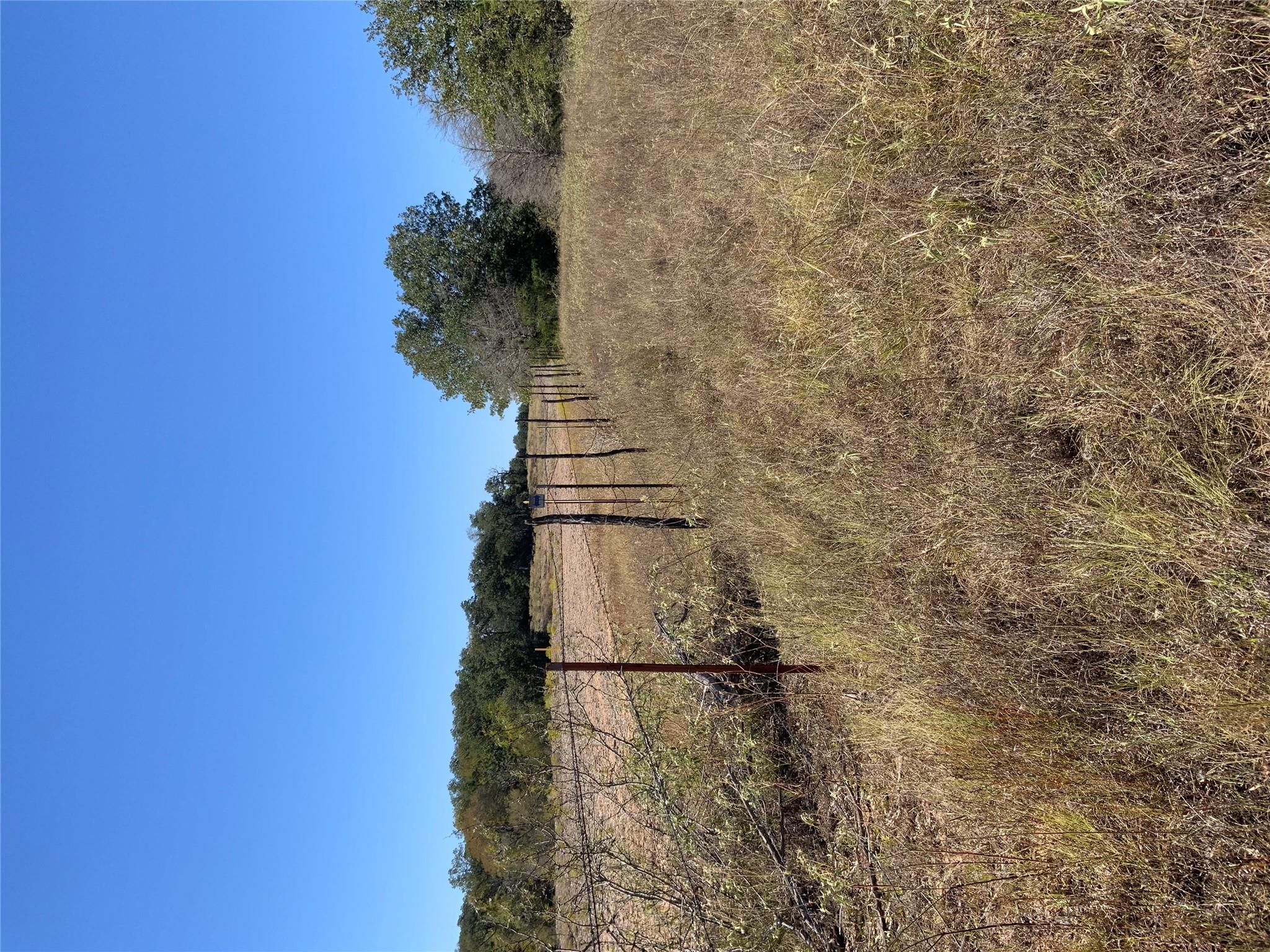 000 County Road 304, Lexington, TX 78947