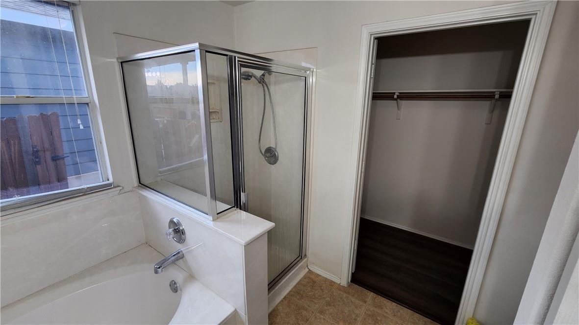 12301 Sky Harbor Dr, Del Valle, TX 78617