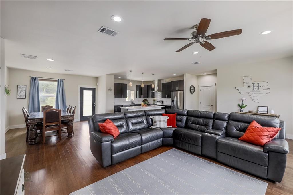 8005 Flintlock Cir, Lago Vista, TX 78645