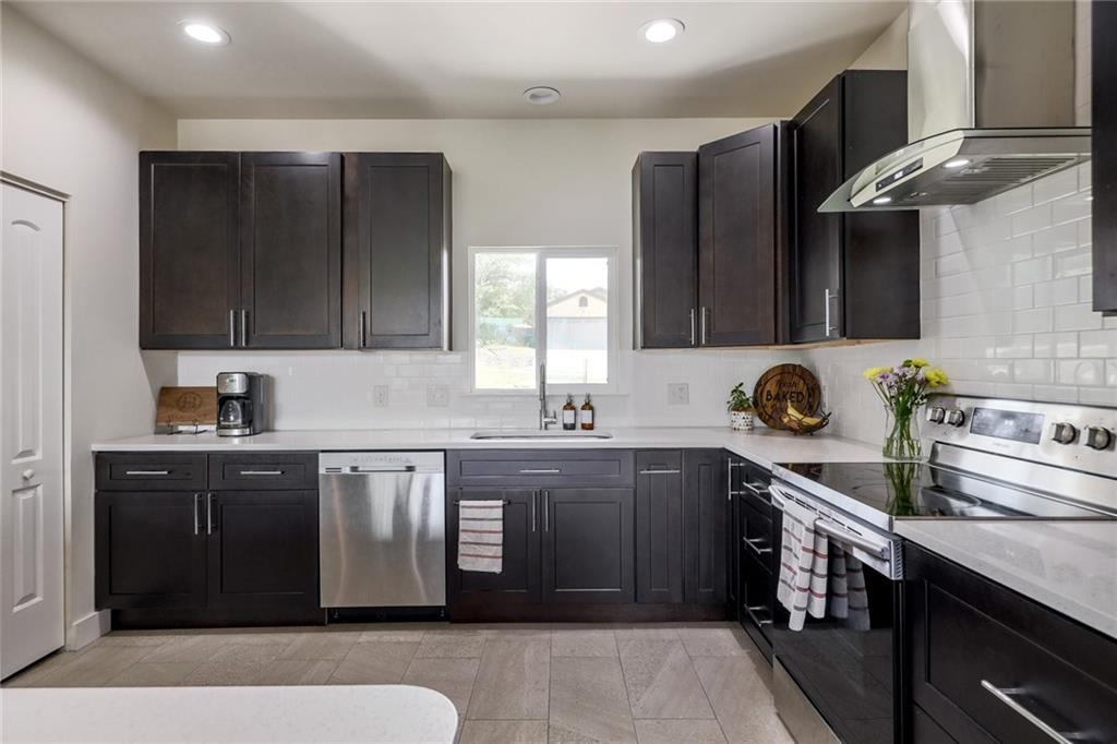 8005 Flintlock Cir, Lago Vista, TX 78645