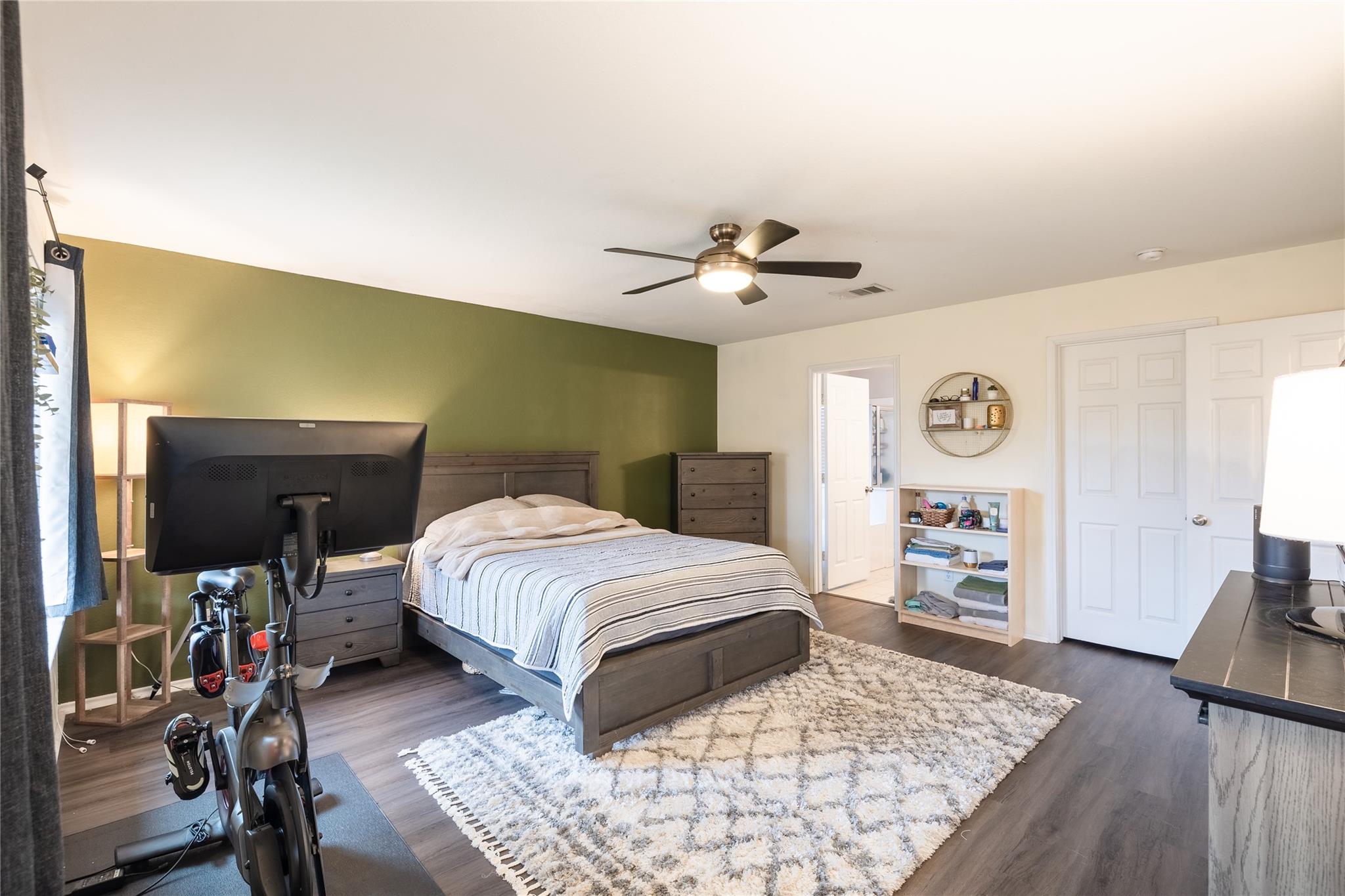 225 Foxglove Dr, Hutto, TX 78634