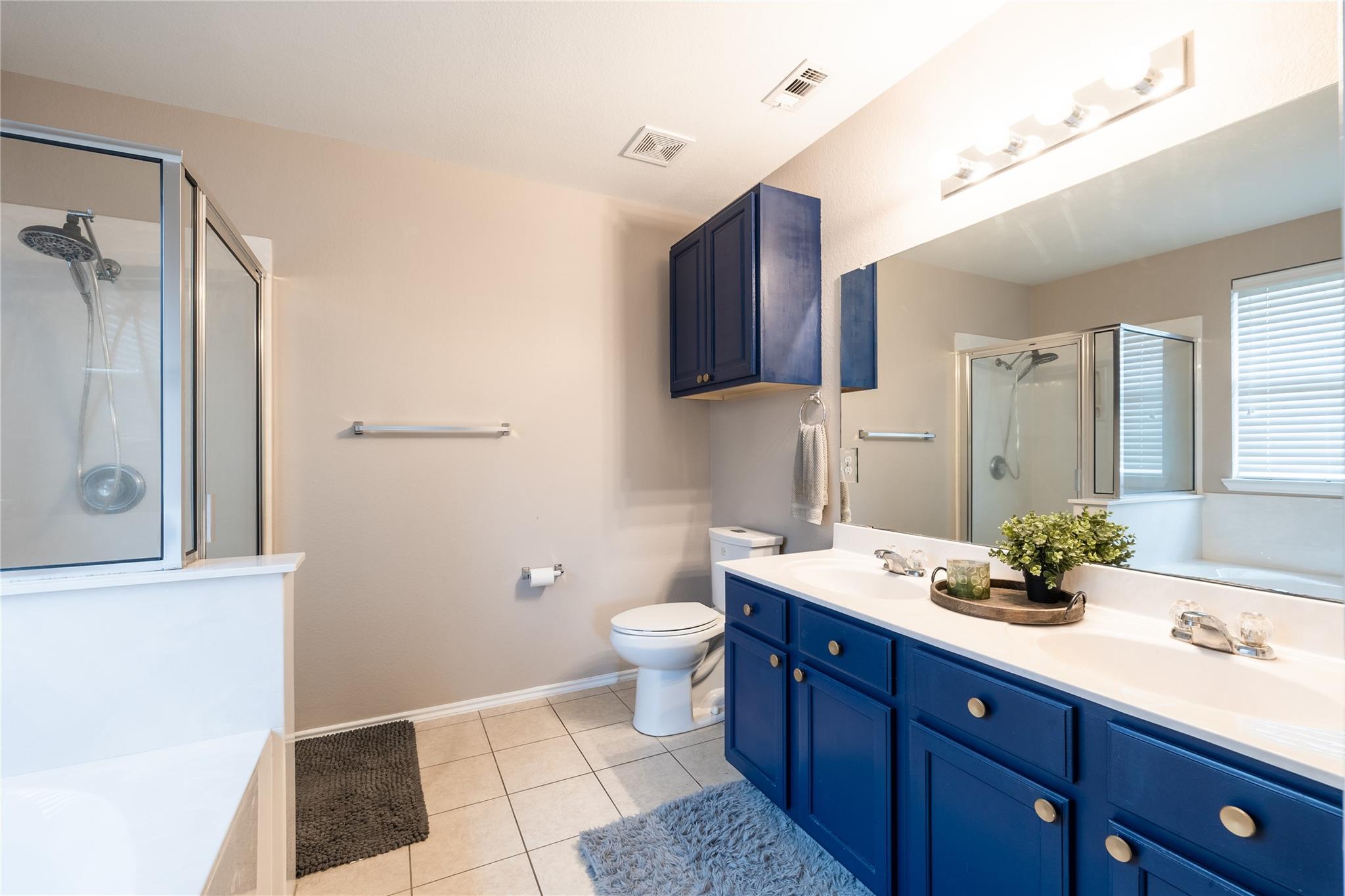 225 Foxglove Dr, Hutto, TX 78634