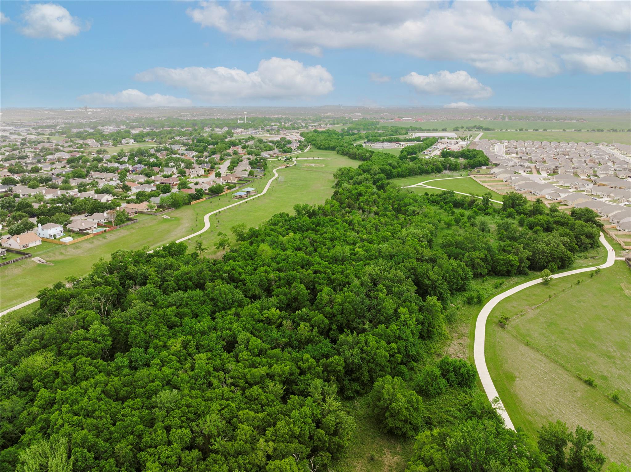 225 Foxglove Dr, Hutto, TX 78634