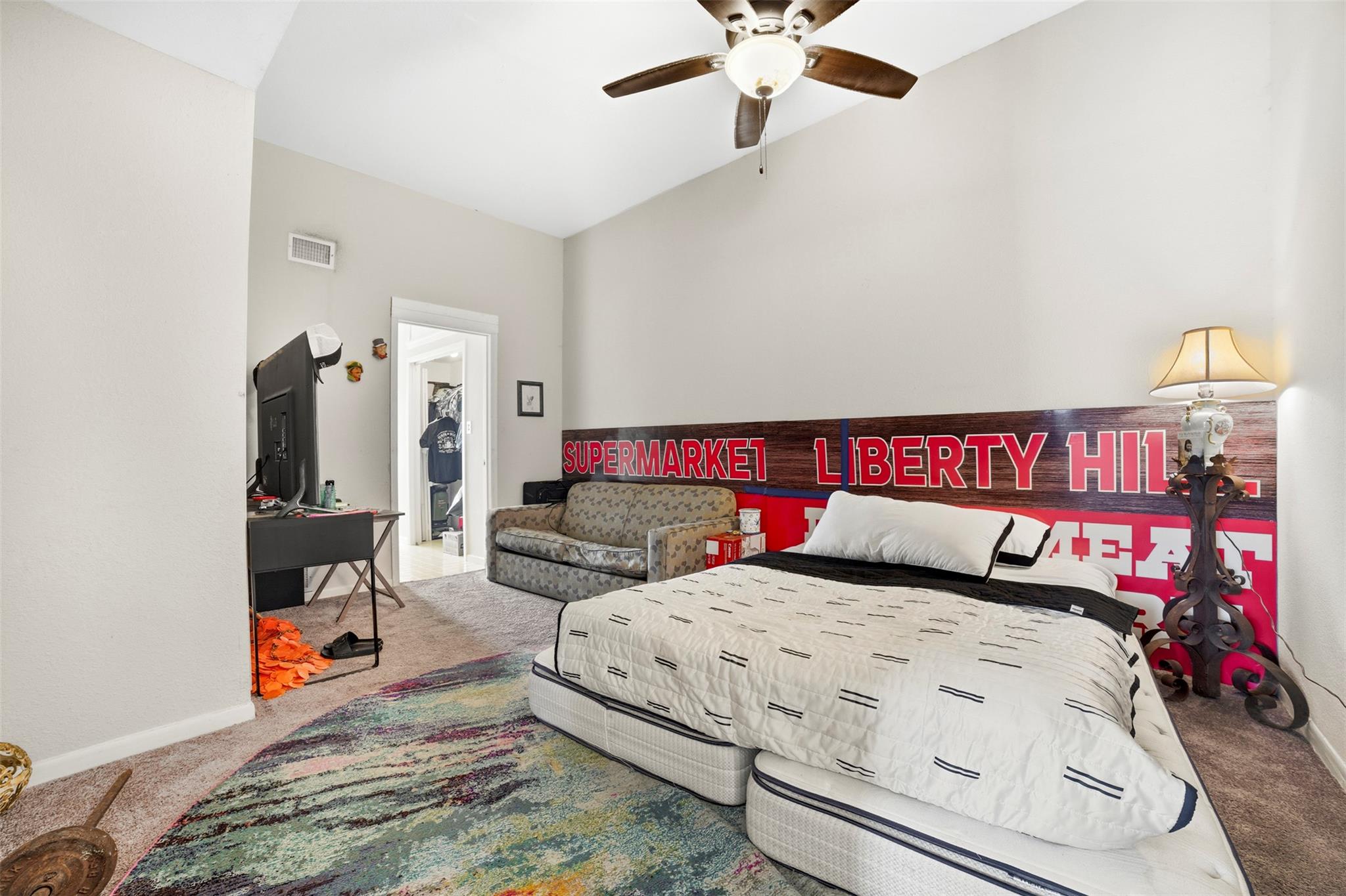 923 LOOP 332 St, Liberty Hill, TX 78642