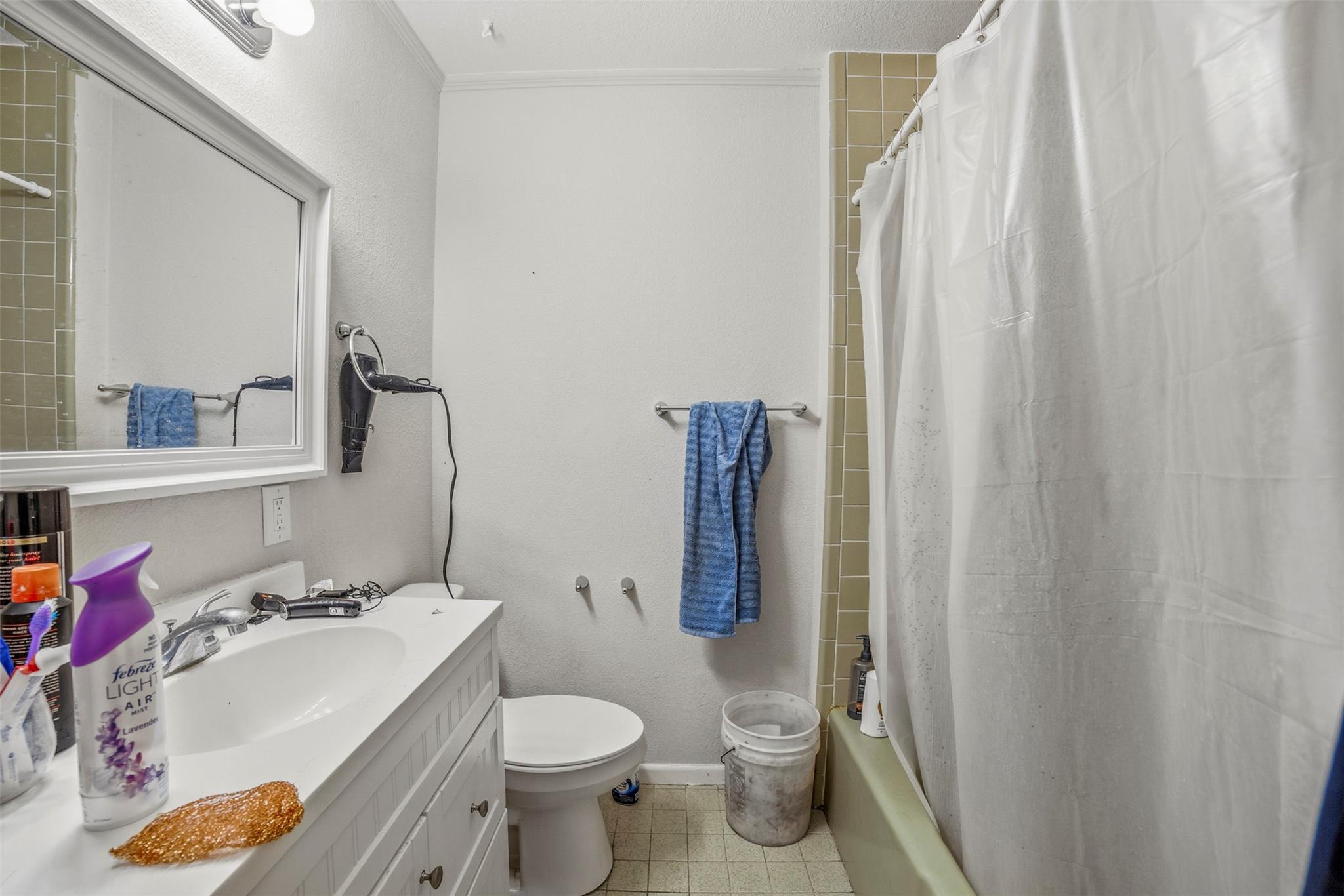 923 LOOP 332 St, Liberty Hill, TX 78642