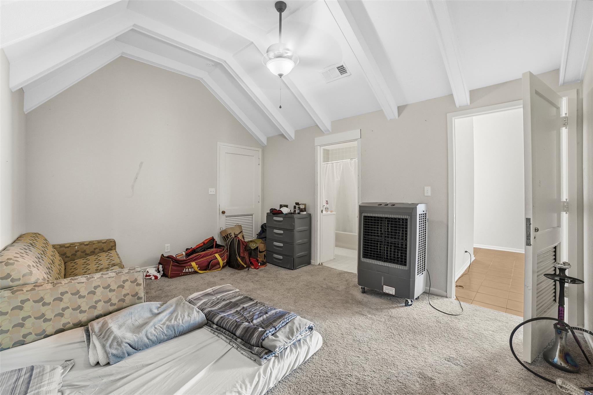 923 LOOP 332 St, Liberty Hill, TX 78642