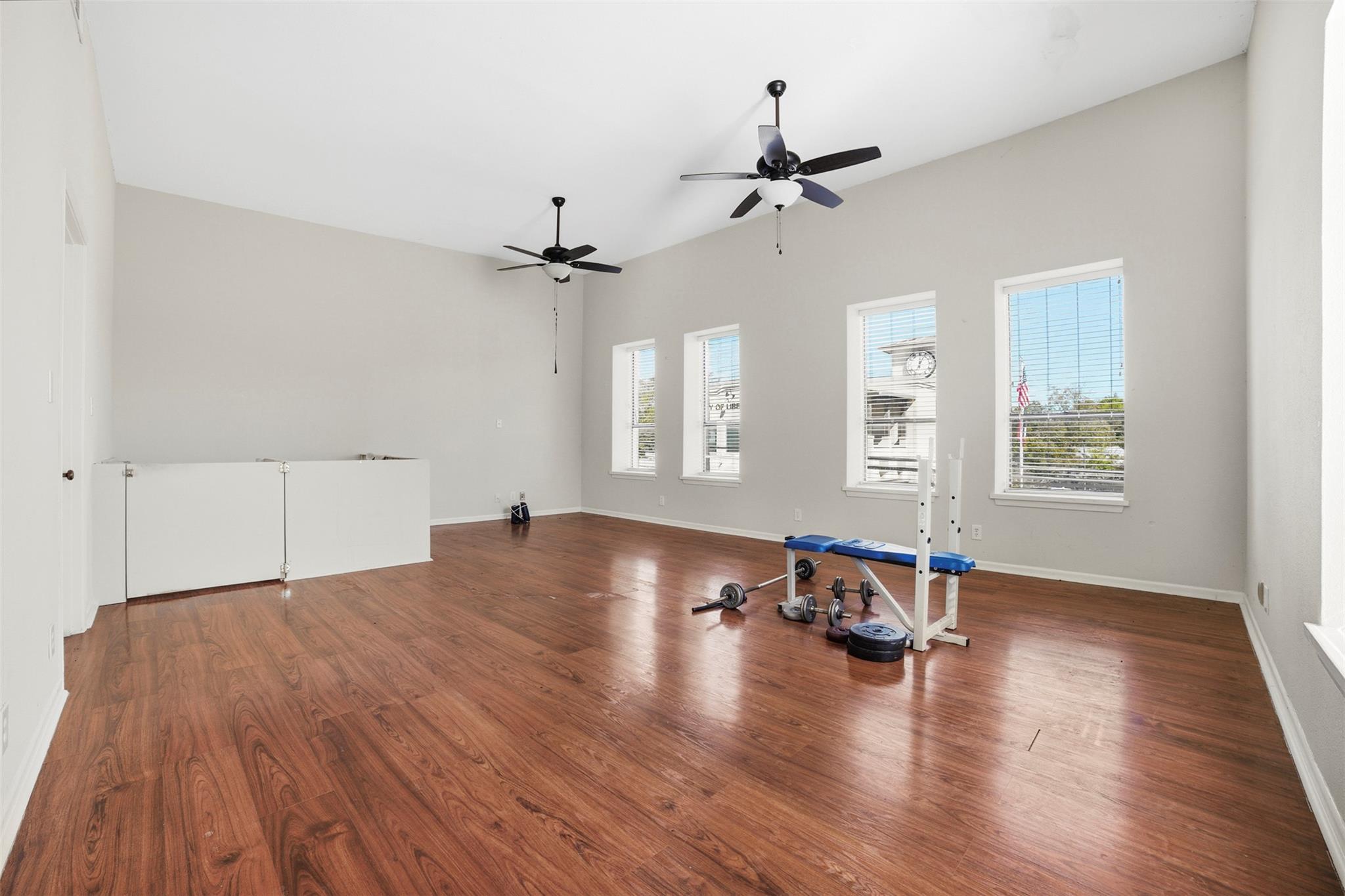 923 LOOP 332 St, Liberty Hill, TX 78642