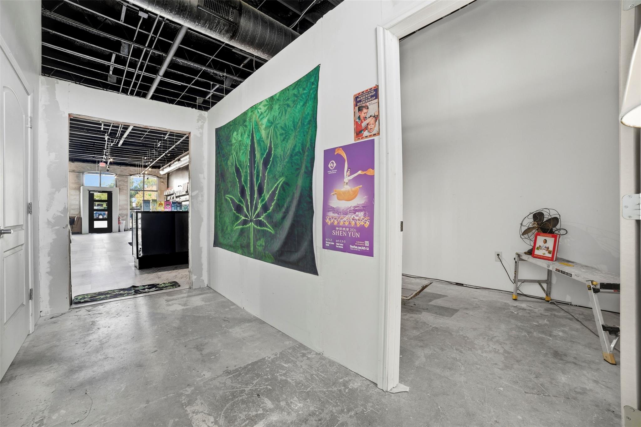 923 LOOP 332 St, Liberty Hill, TX 78642