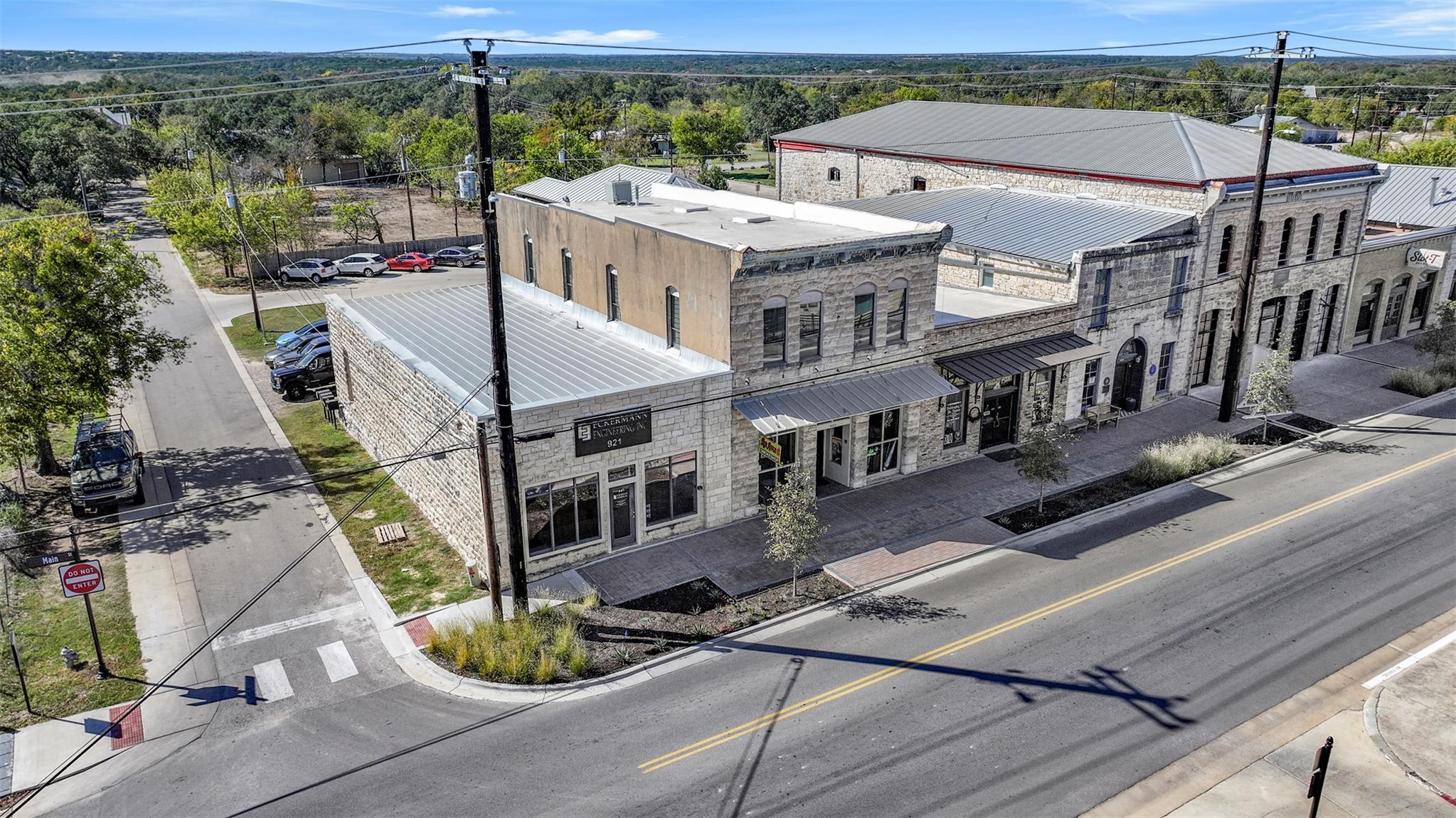 923 LOOP 332 St, Liberty Hill, TX 78642