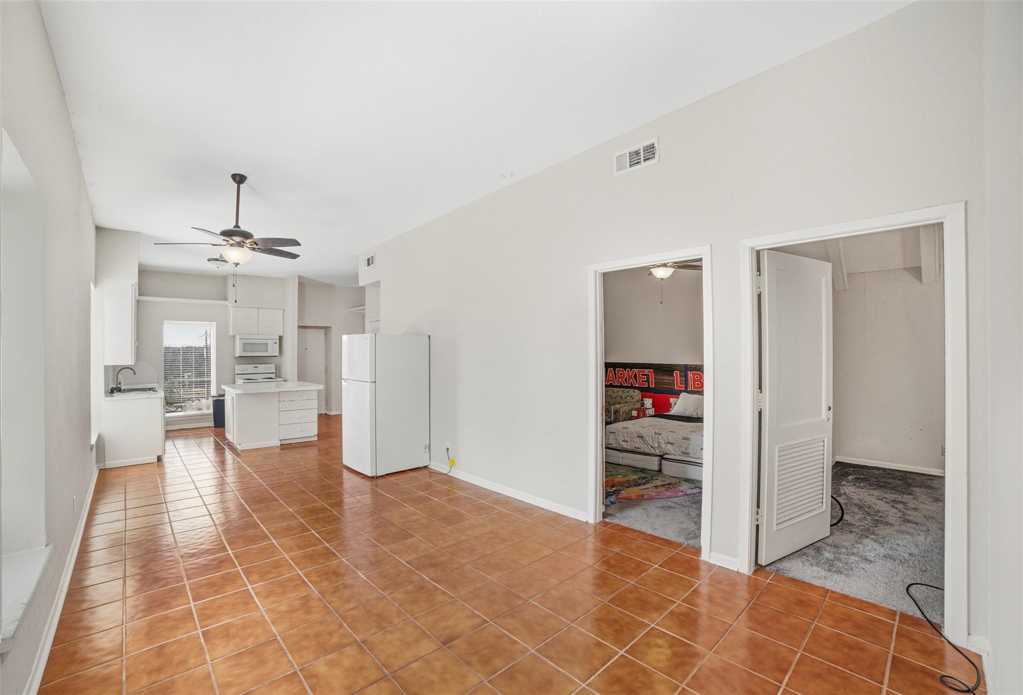 923 LOOP 332 St, Liberty Hill, TX 78642