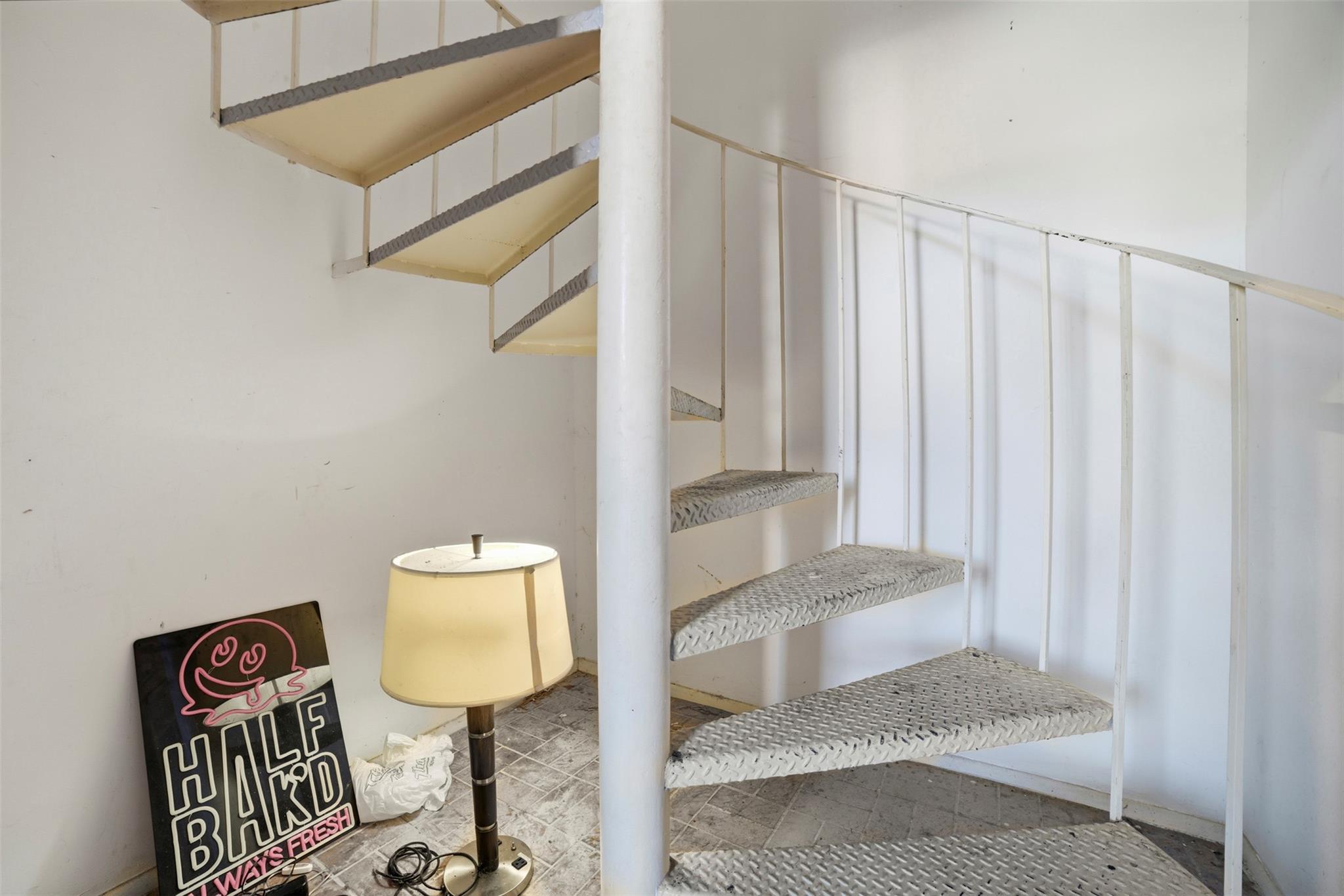 923 LOOP 332 St, Liberty Hill, TX 78642