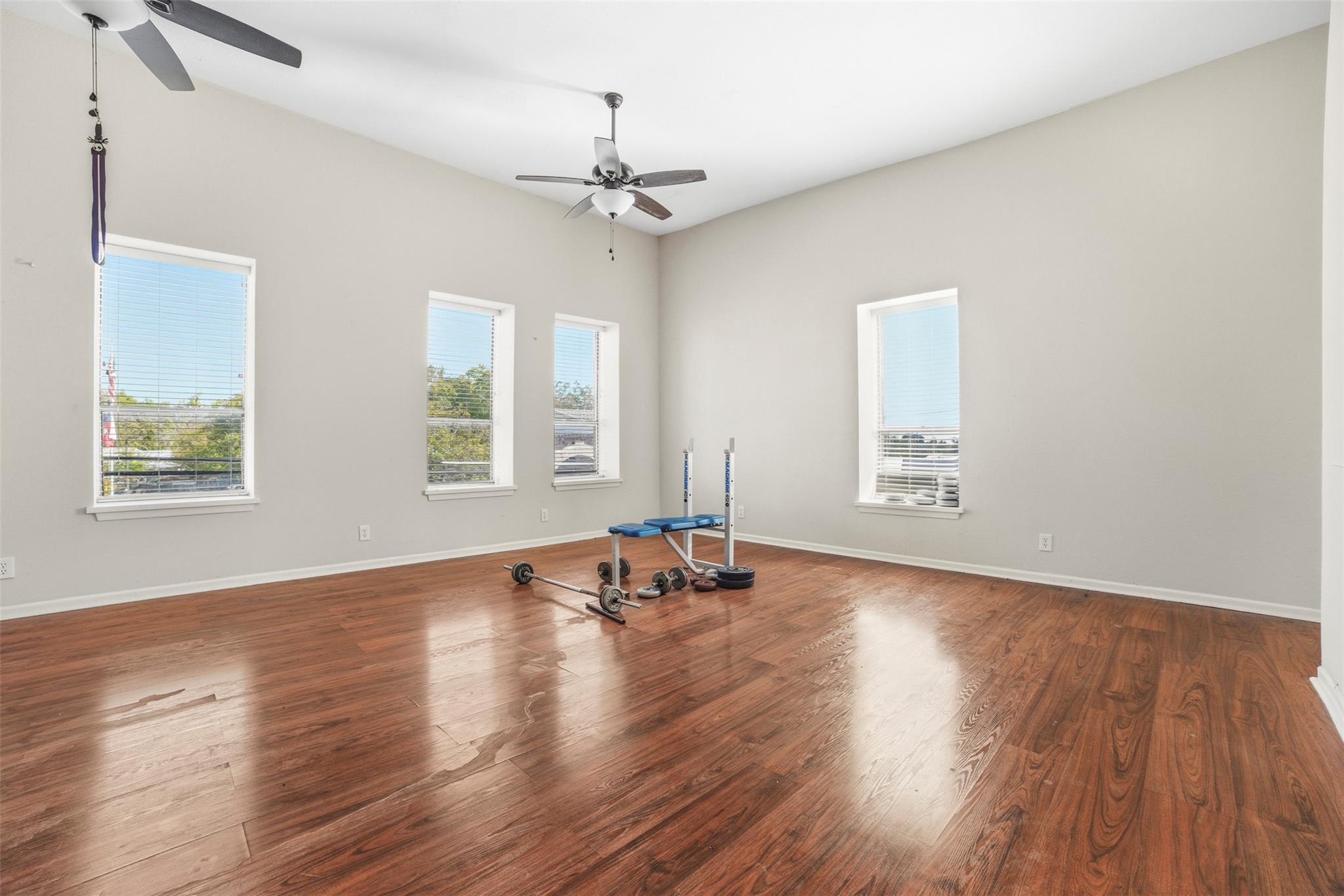 923 LOOP 332 St, Liberty Hill, TX 78642