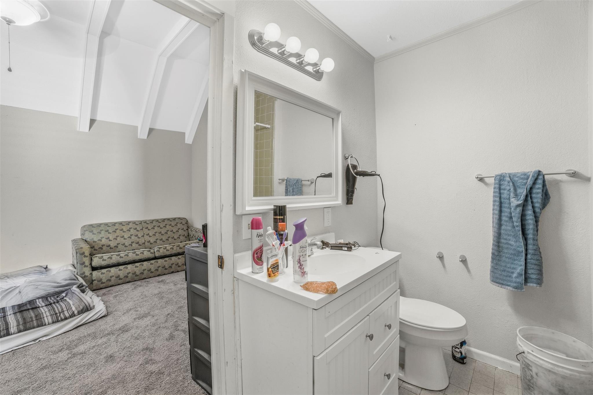 923 LOOP 332 St, Liberty Hill, TX 78642