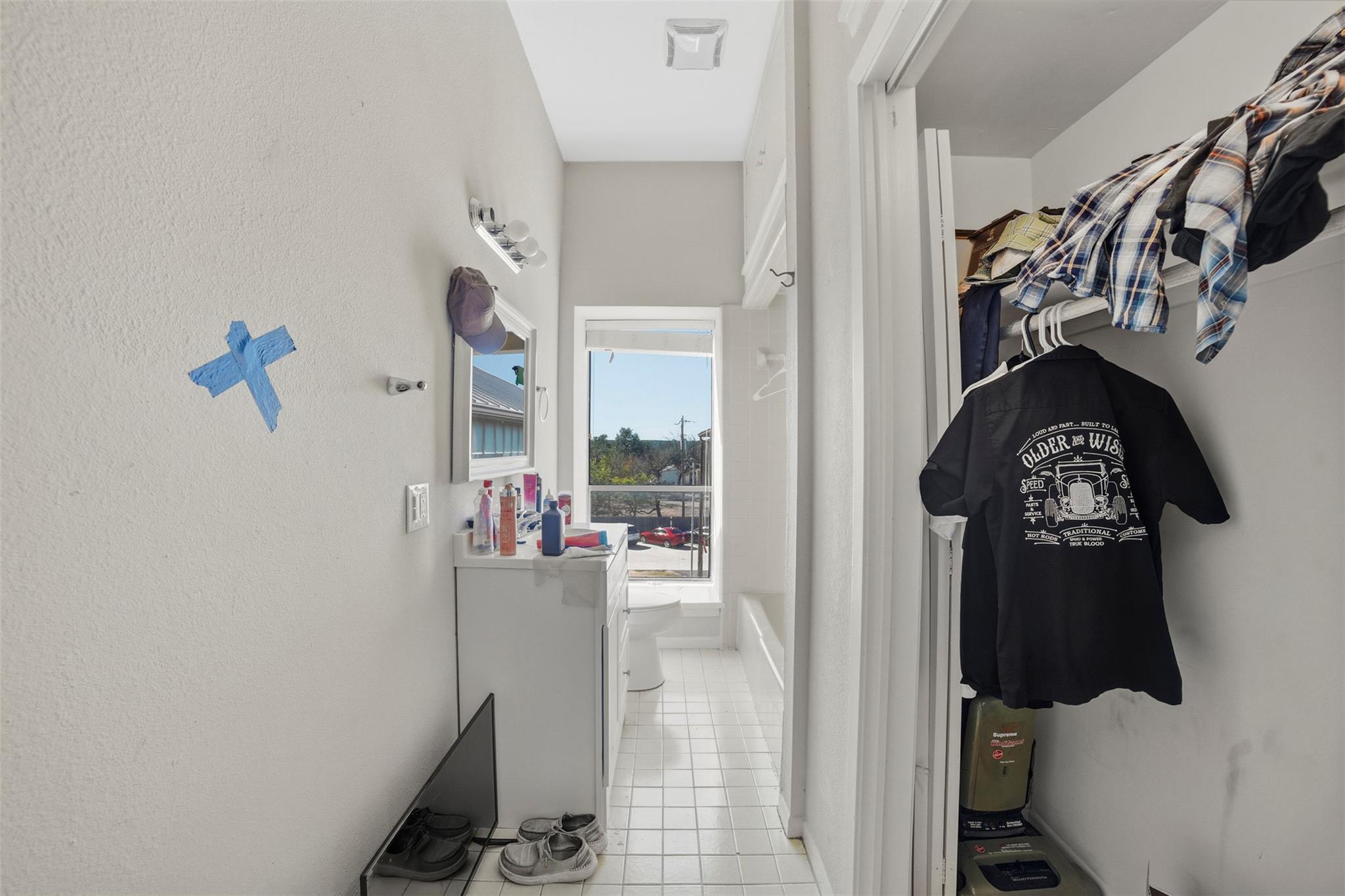 923 LOOP 332 St, Liberty Hill, TX 78642