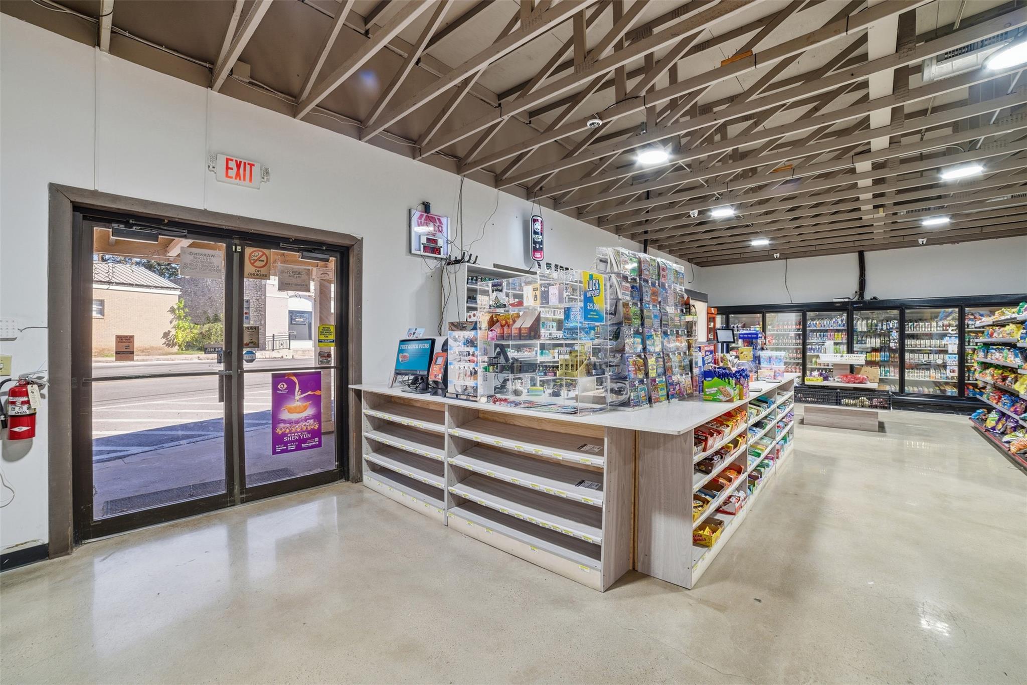 1017 LOOP 332 St, Liberty Hill, TX 78642