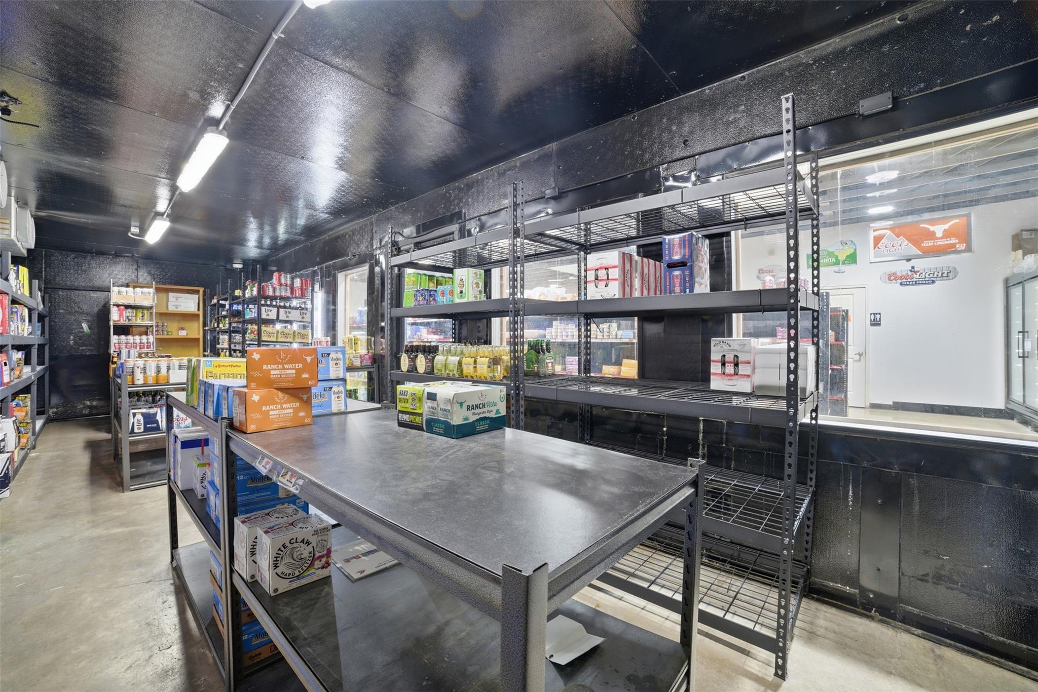 1017 LOOP 332 St, Liberty Hill, TX 78642